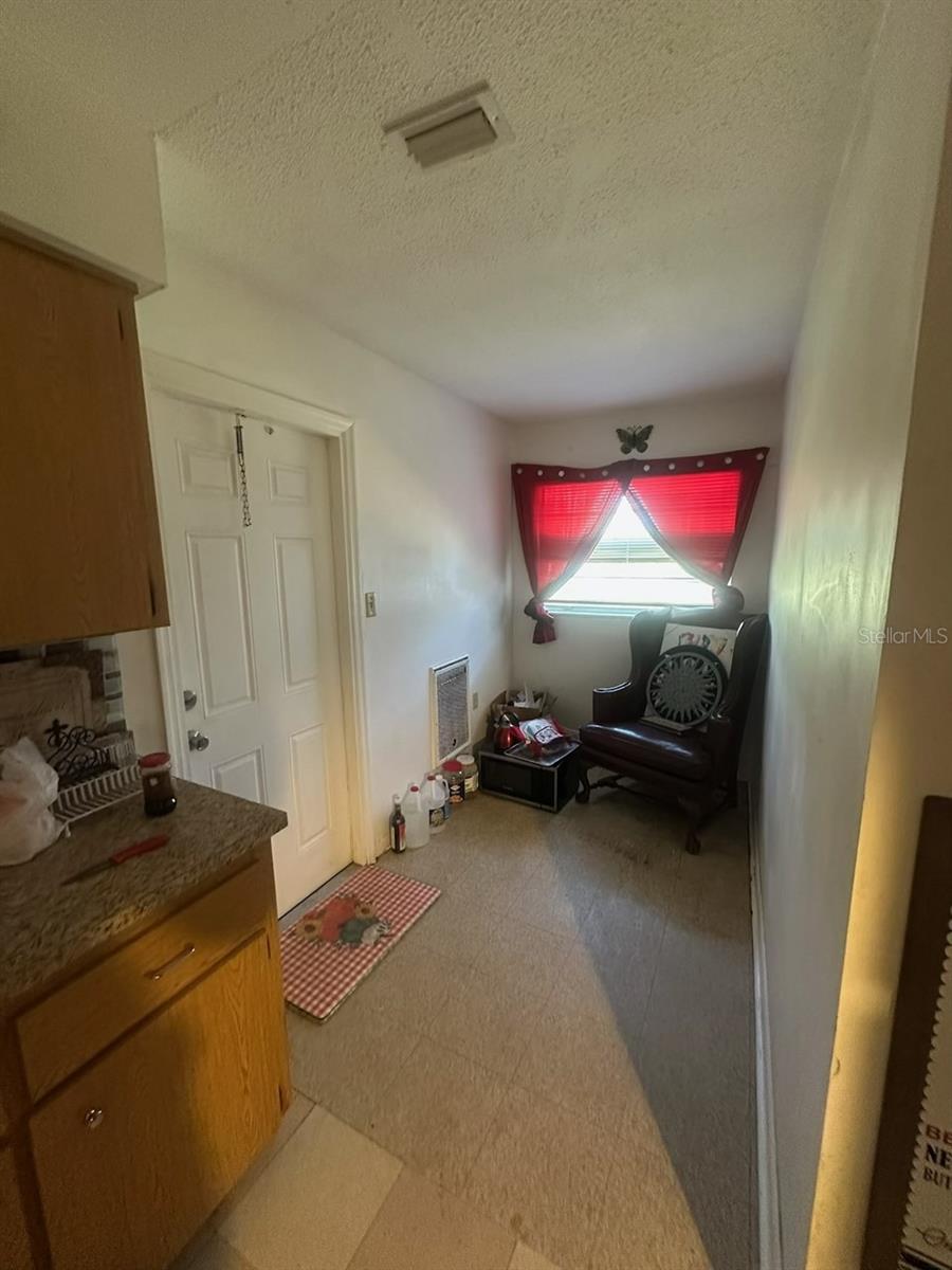 Image 3 of 12 For 4203 Clarinda Street