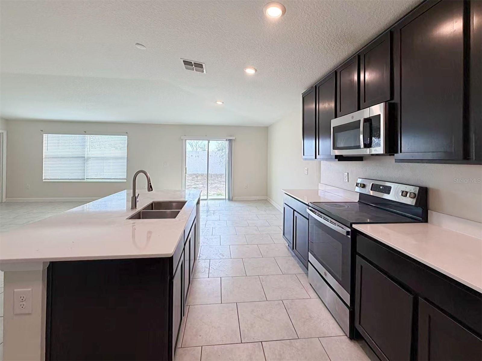 Image 31 of 52 For 416 Andrea Circle