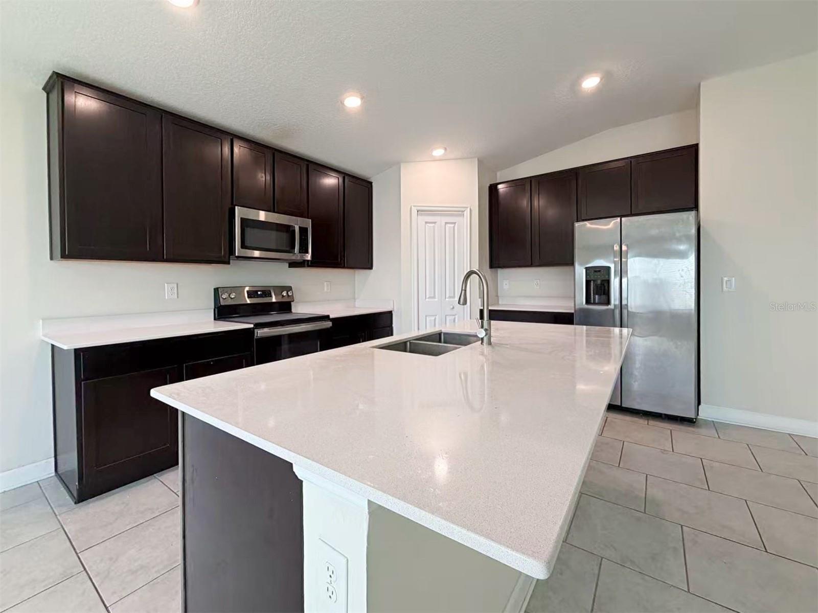 Image 33 of 52 For 416 Andrea Circle