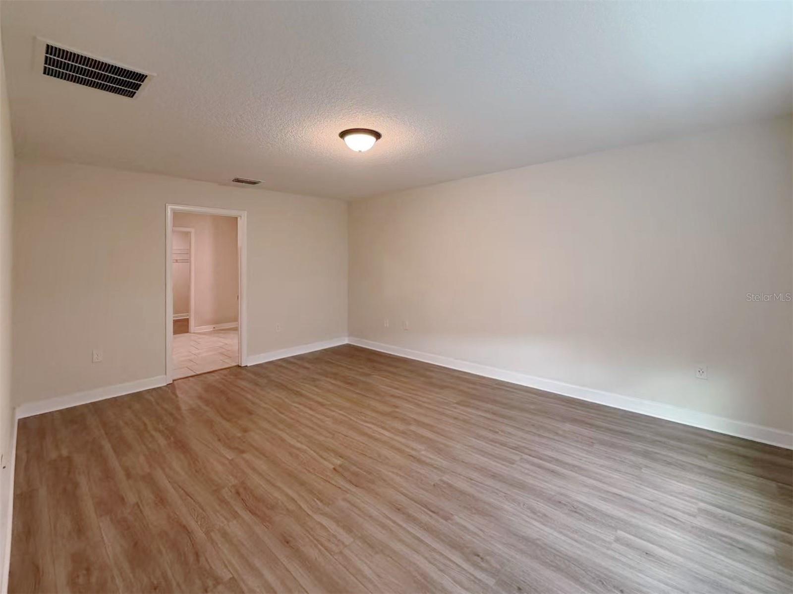 Image 34 of 52 For 416 Andrea Circle