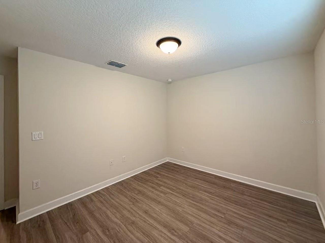 Image 7 of 52 For 416 Andrea Circle