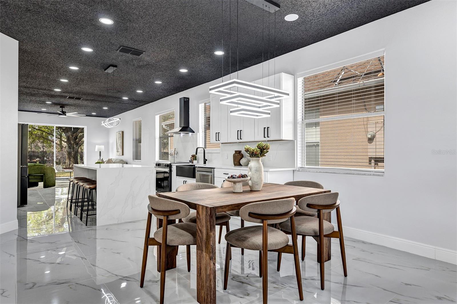 Image 14 of 52 For 1829 Snaresbrook Way