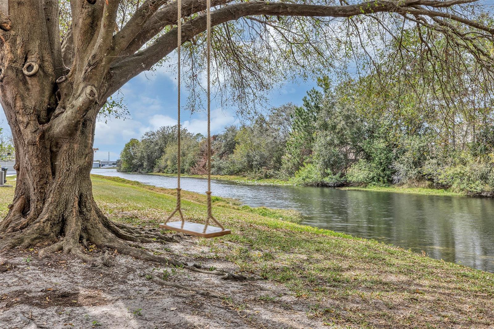 Image 38 of 52 For 1829 Snaresbrook Way