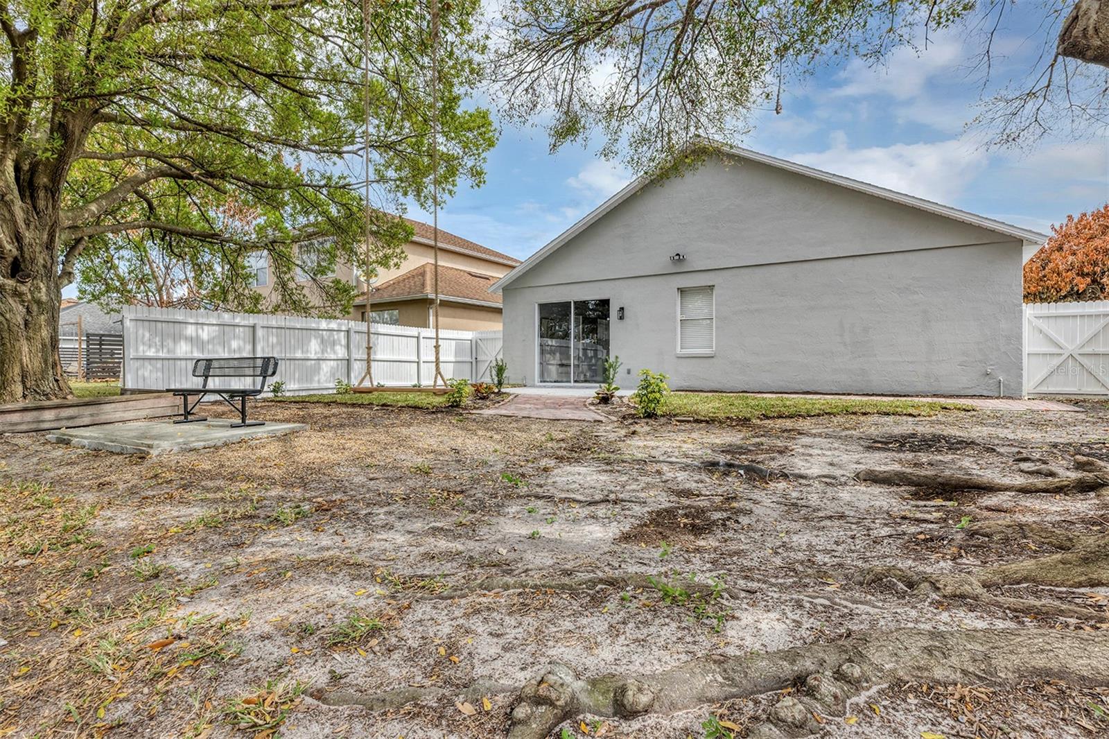 Image 40 of 52 For 1829 Snaresbrook Way