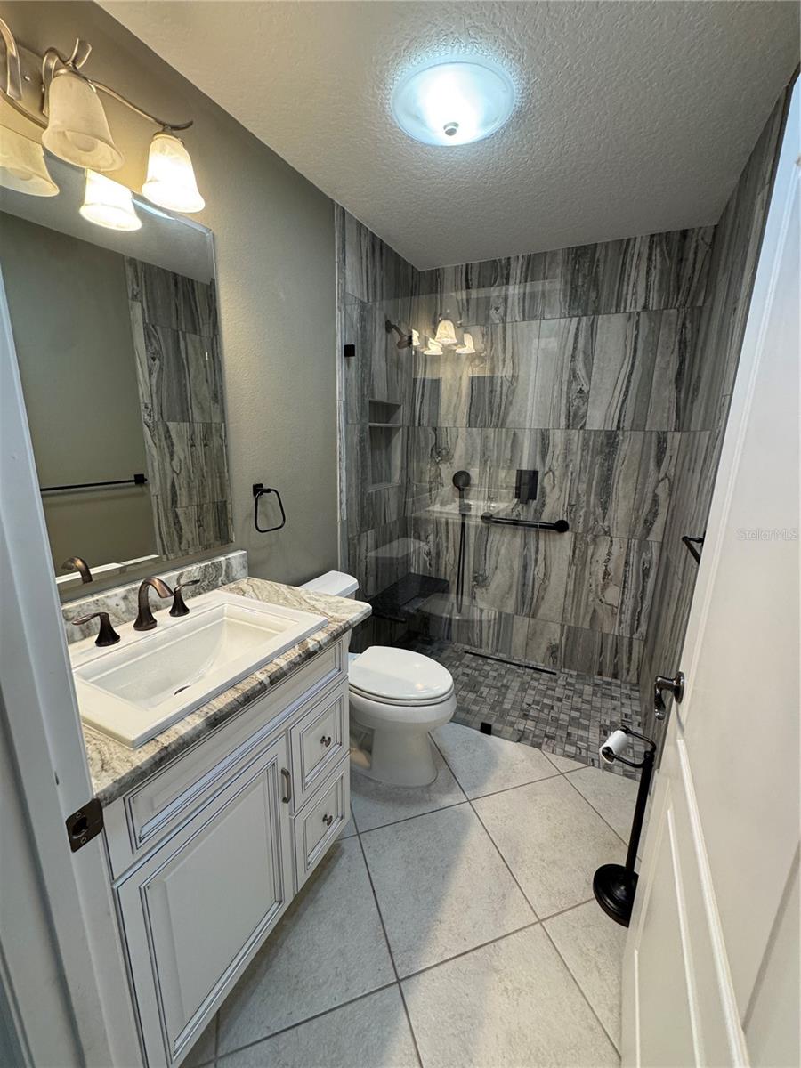 Image 12 of 13 For 1109 Alcove Loop