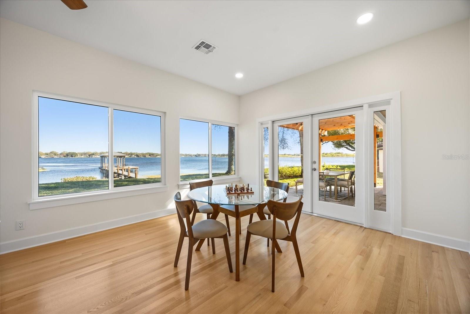 Image 11 of 42 For 4311 Waterfront Parkway