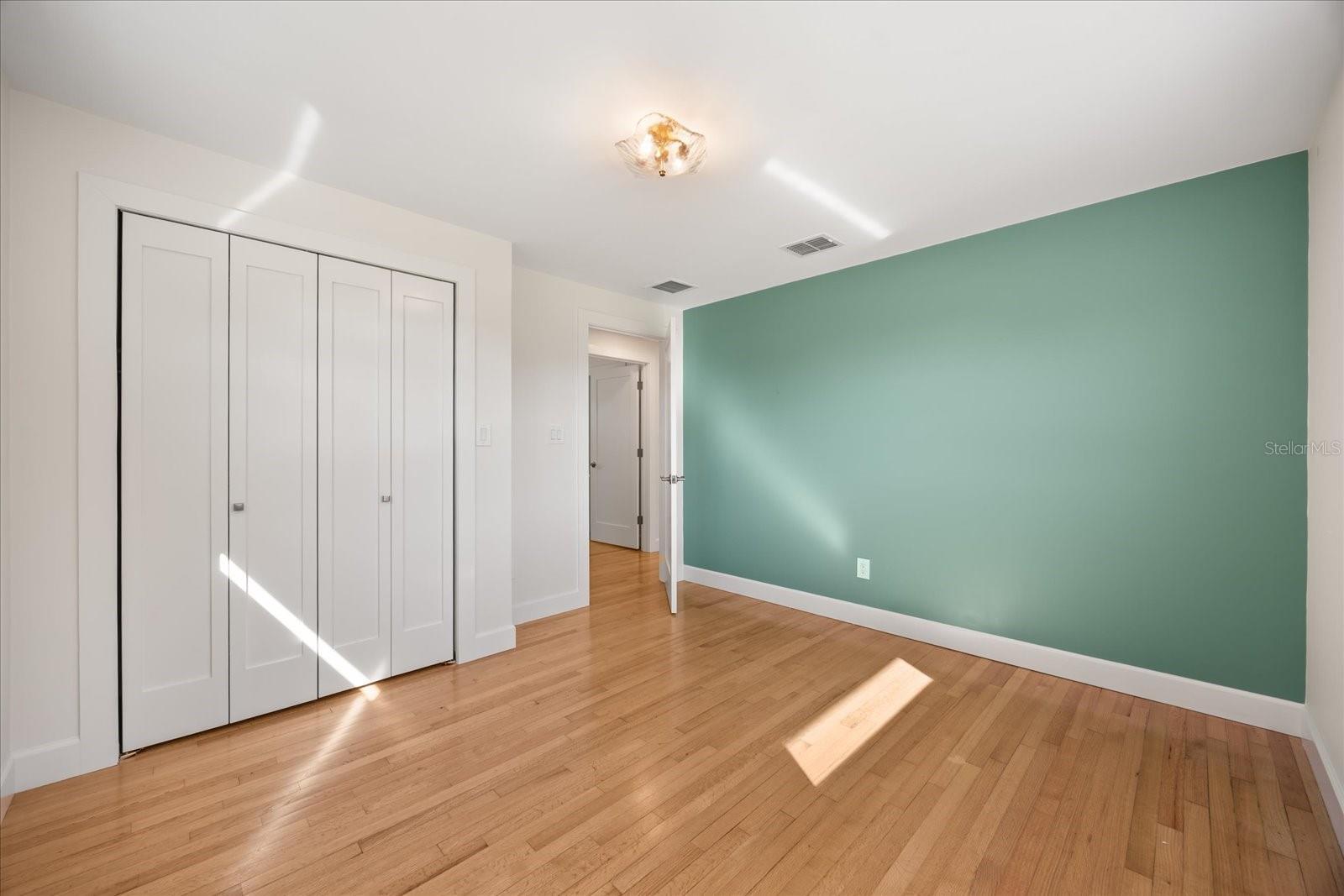 Image 23 of 42 For 4311 Waterfront Parkway