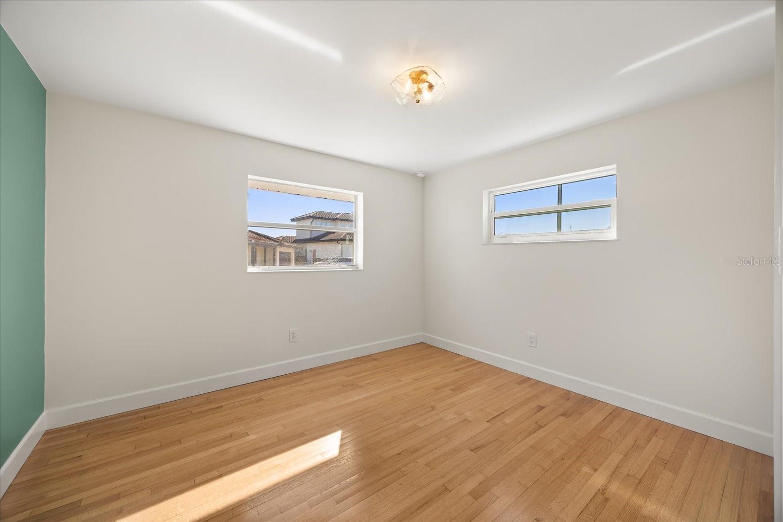 Image 24 of 42 For 4311 Waterfront Parkway