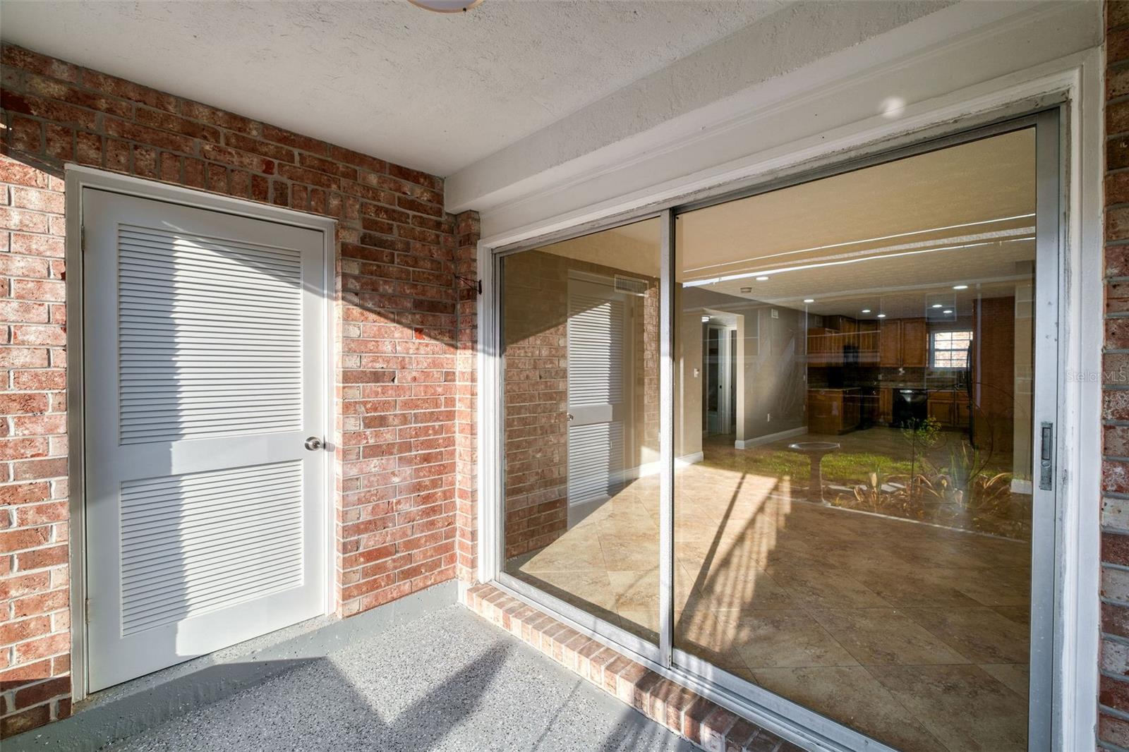 Image 14 of 31 For 4388 Lake Underhill Road 21c2