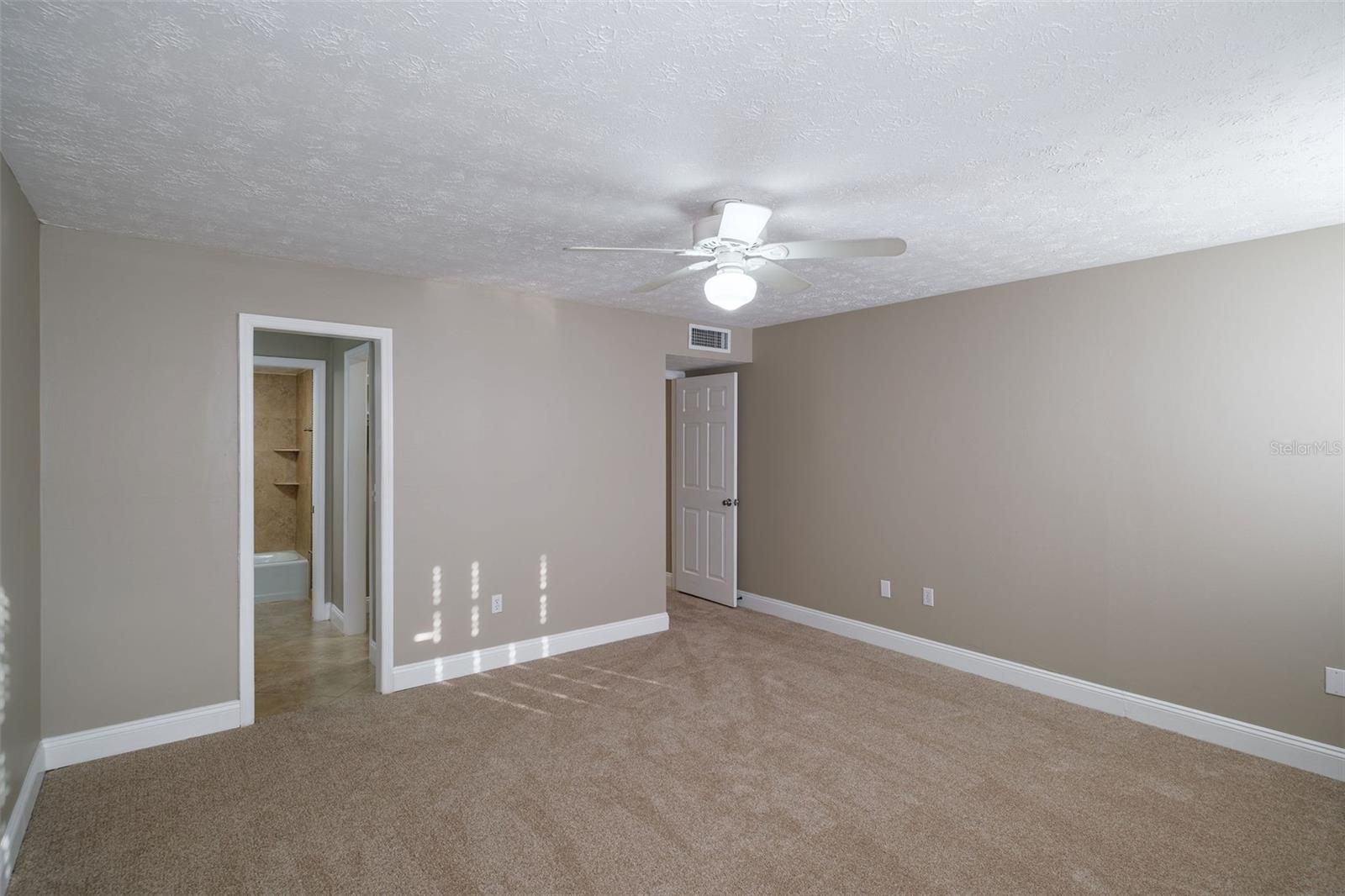 Image 18 of 31 For 4388 Lake Underhill Road 21c2