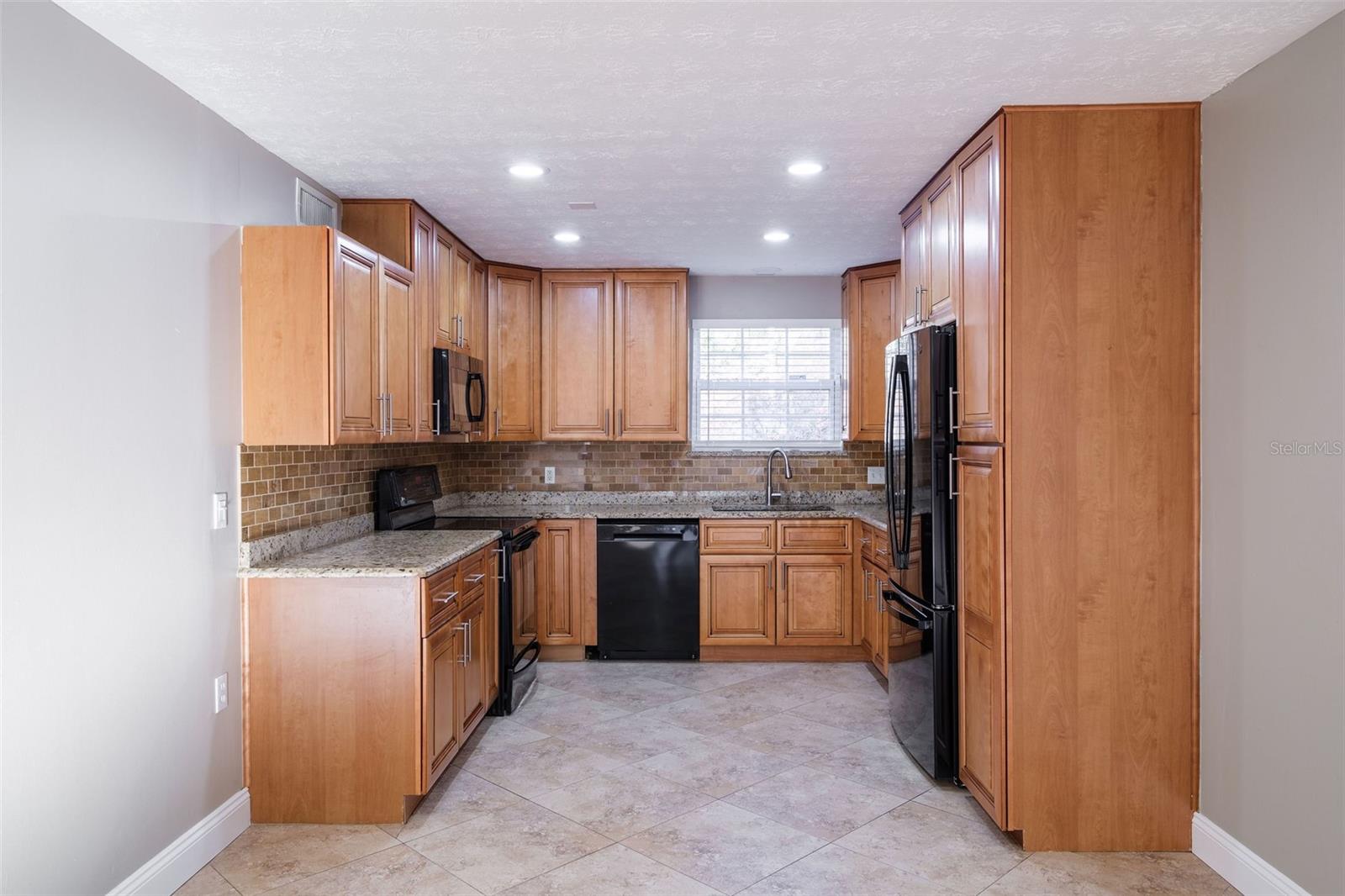 Image 3 of 31 For 4388 Lake Underhill Road 21c2