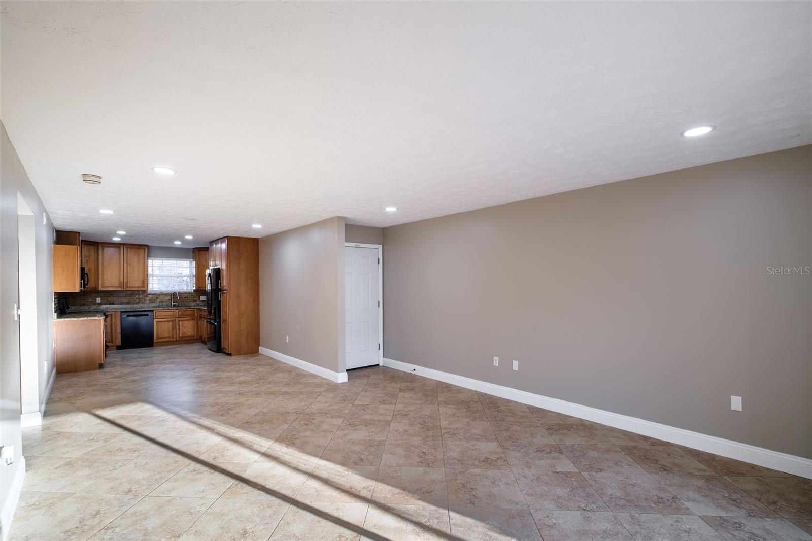 Image 5 of 31 For 4388 Lake Underhill Road 21c2