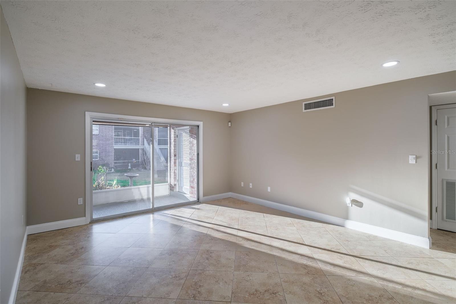 Image 7 of 31 For 4388 Lake Underhill Road 21c2