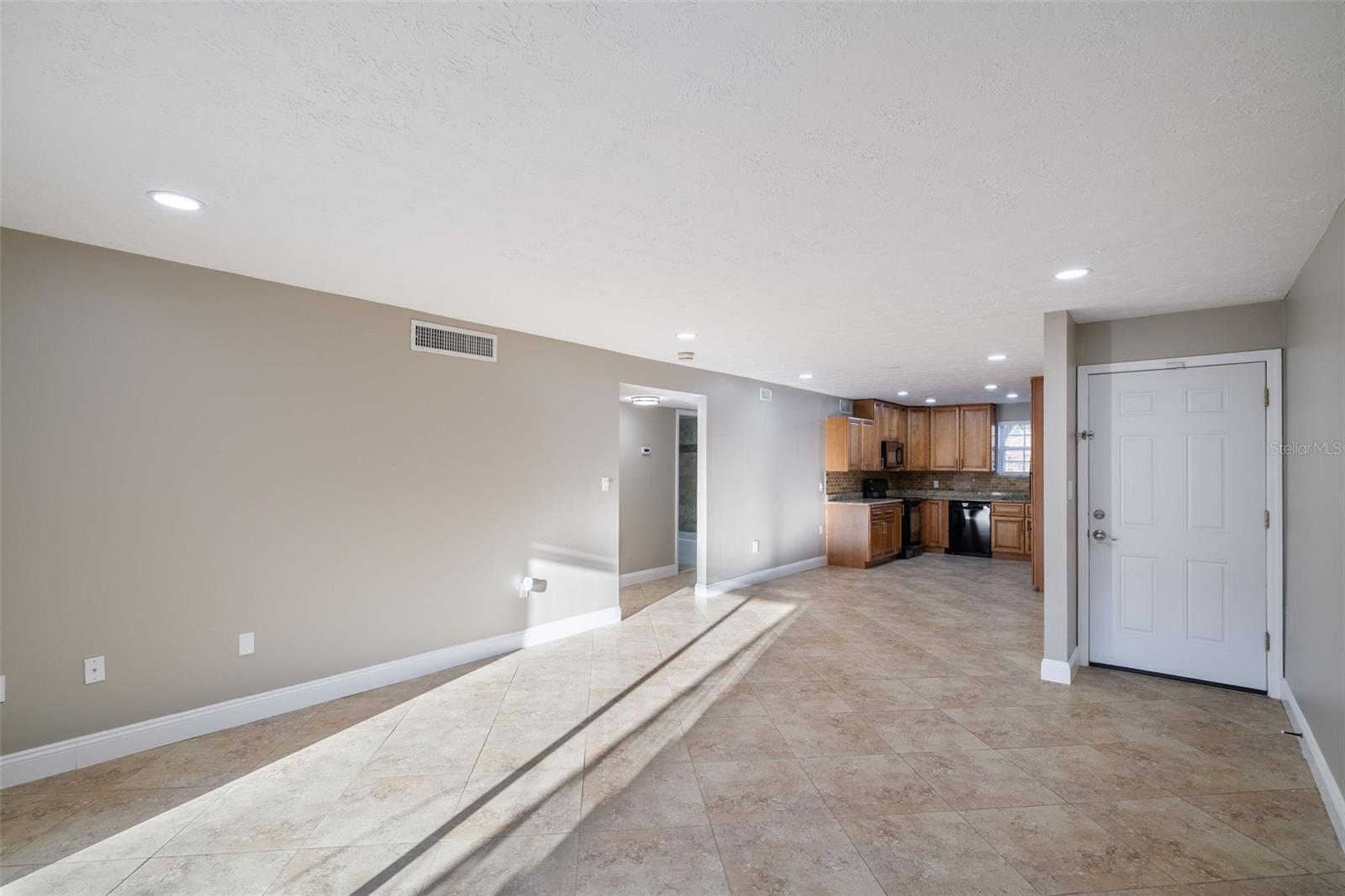 Image 8 of 31 For 4388 Lake Underhill Road 21c2