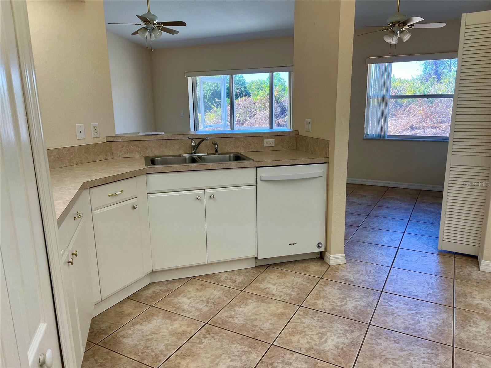 Image 5 of 12 For 6795 David Boulevard A