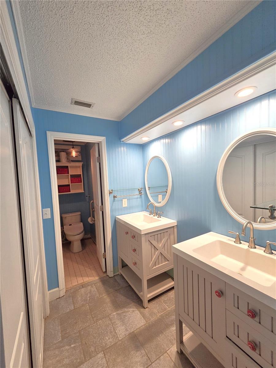 Image 18 of 31 For 5130 Lazy Oaks Drive 5130