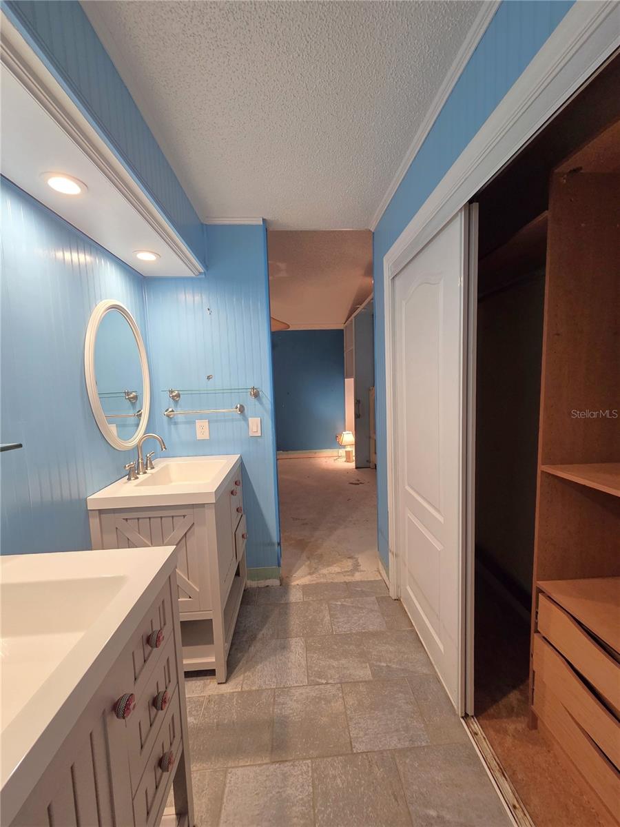 Image 20 of 31 For 5130 Lazy Oaks Drive 5130