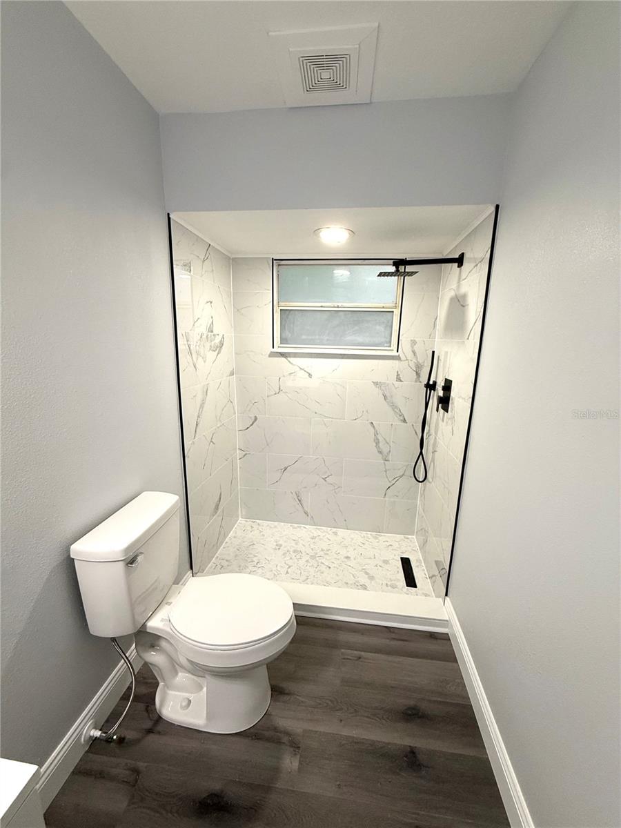 Image 21 of 30 For 2419 Liela Lee Court