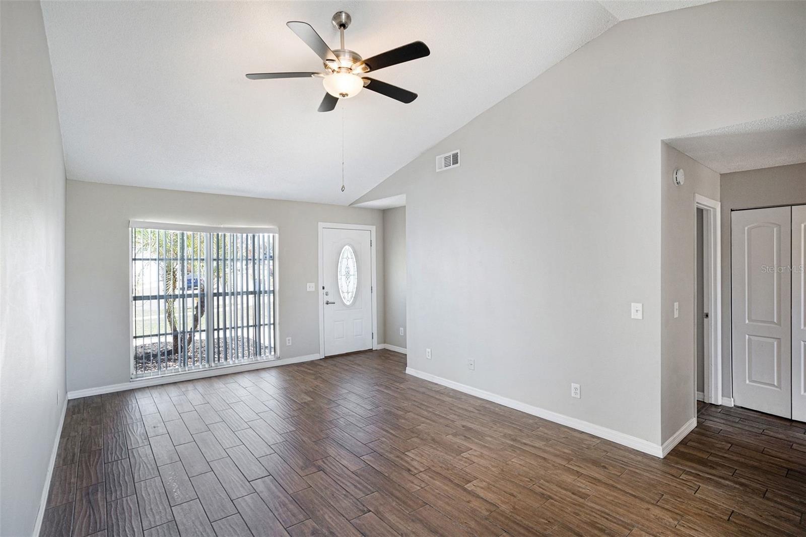 Listing photo id 1 for 1657 Palm Leaf Drive