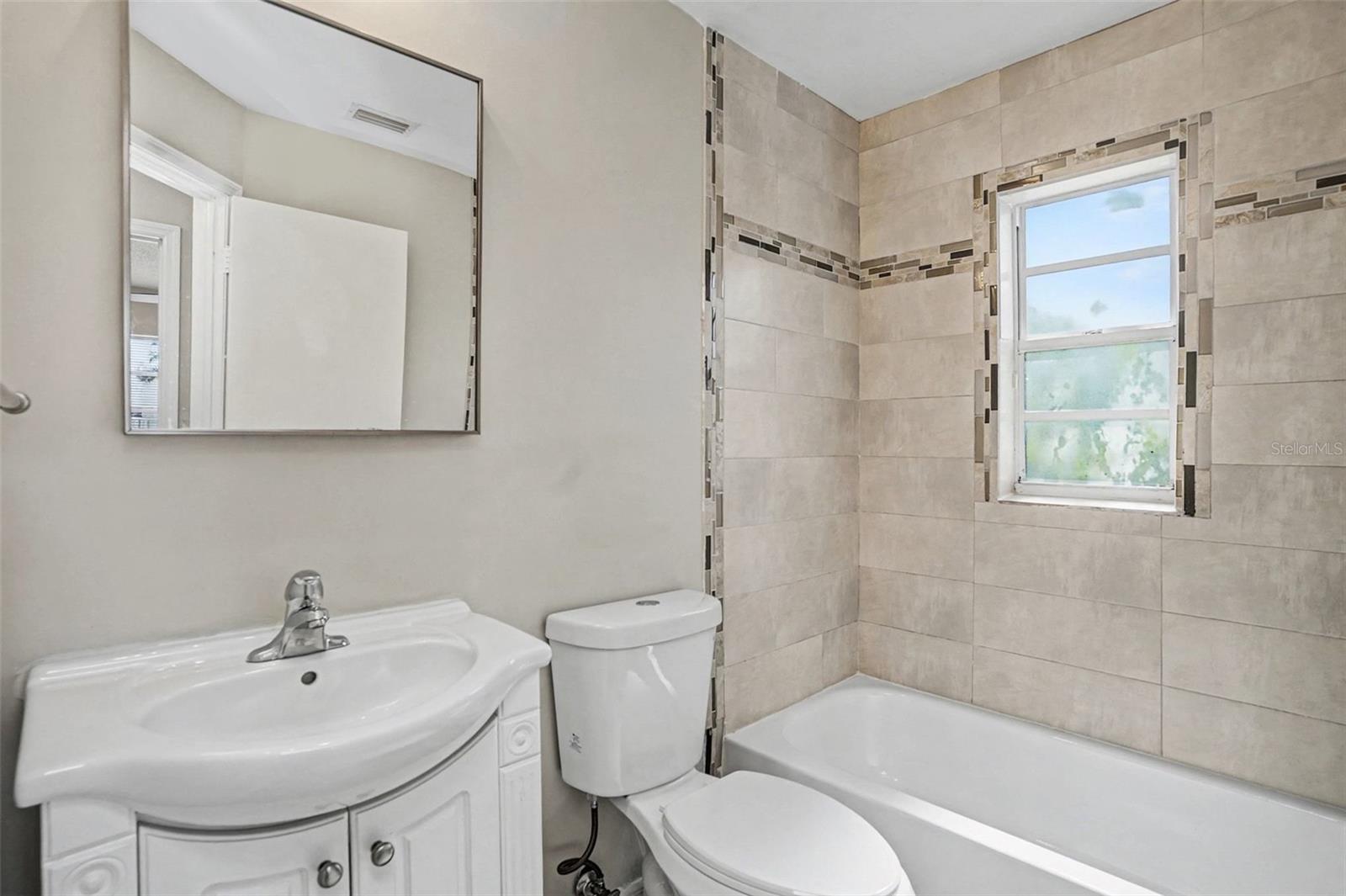 Listing photo id 7 for 1657 Palm Leaf Drive