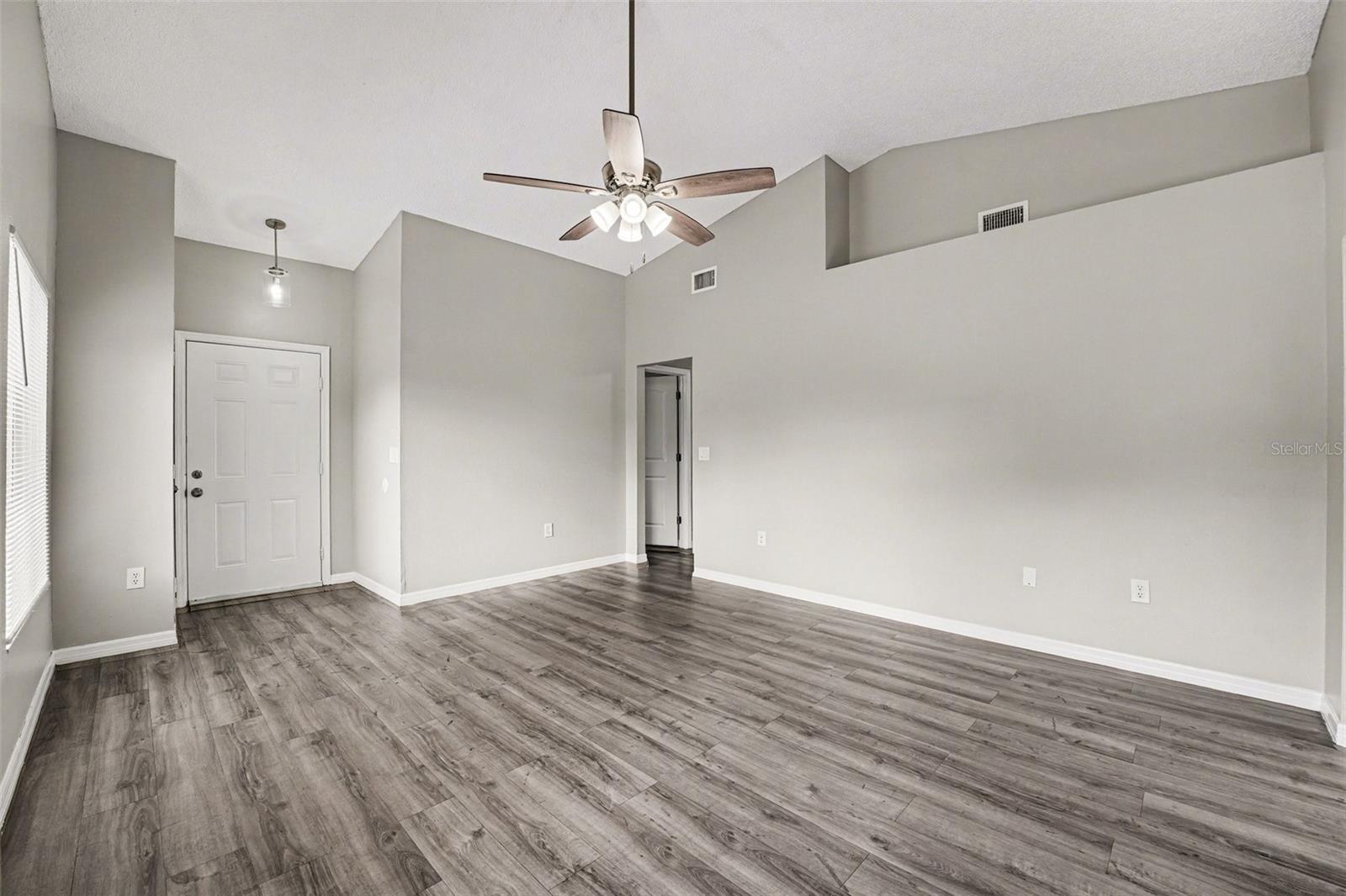 Image 4 of 16 For 3339 Queens Cove Loop