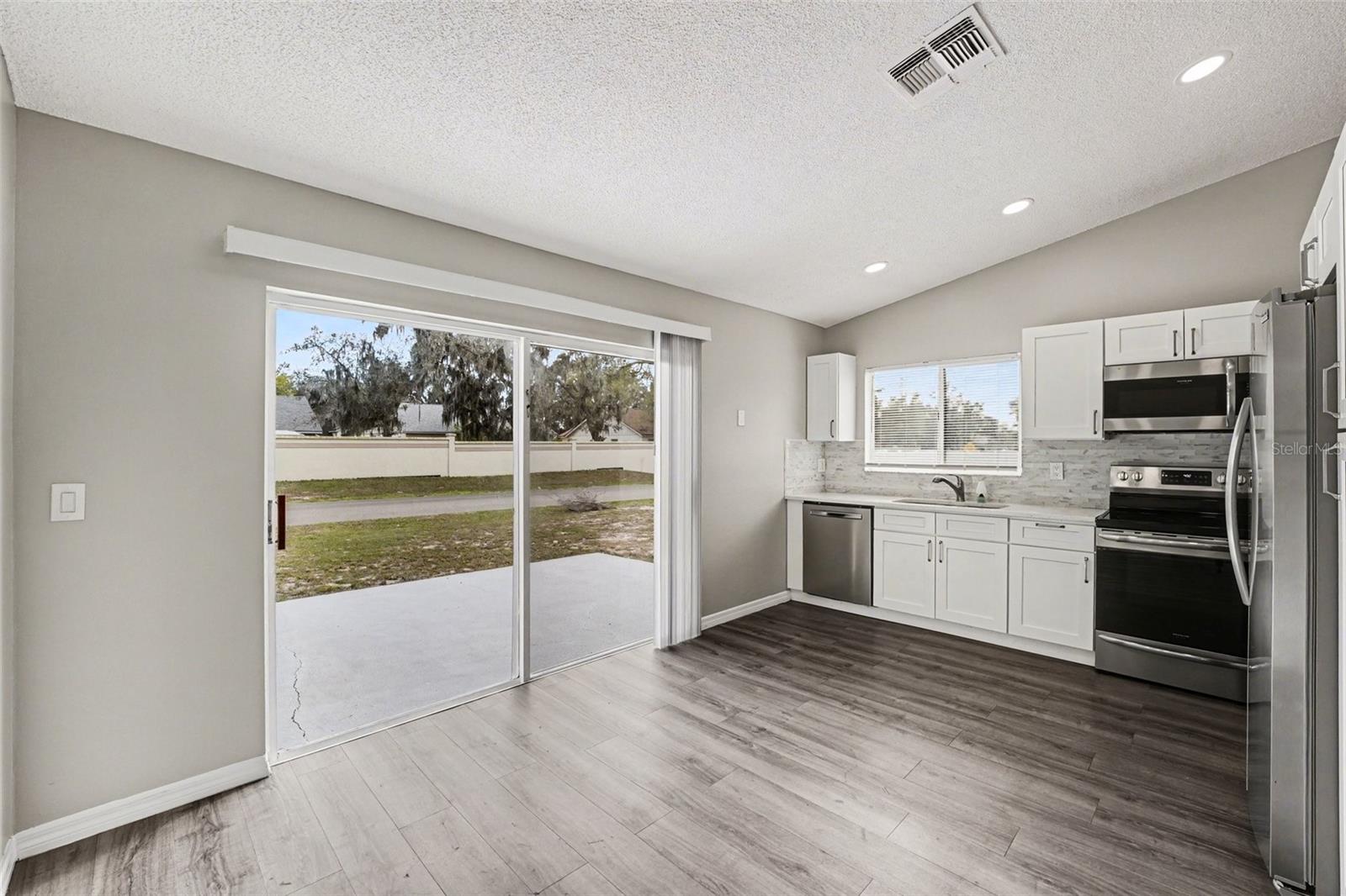 Image 8 of 16 For 3339 Queens Cove Loop