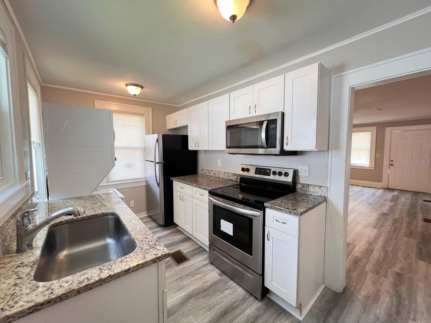 Image 3 of 9 For 1320 Webster Avenue