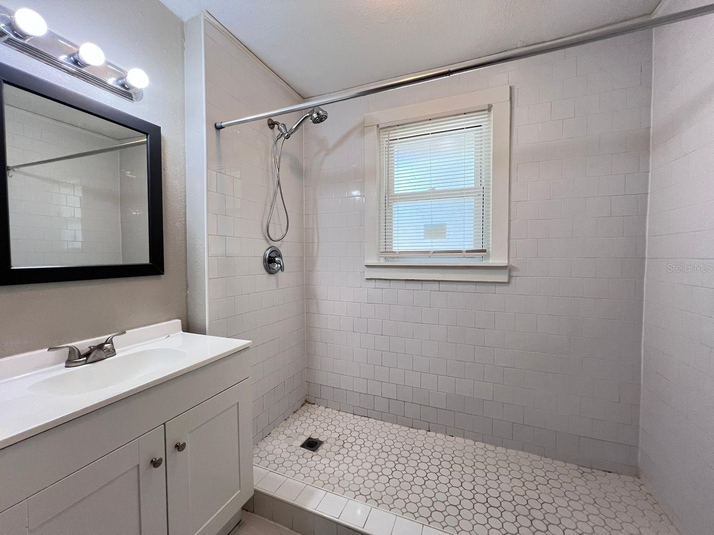 Image 8 of 9 For 1320 Webster Avenue