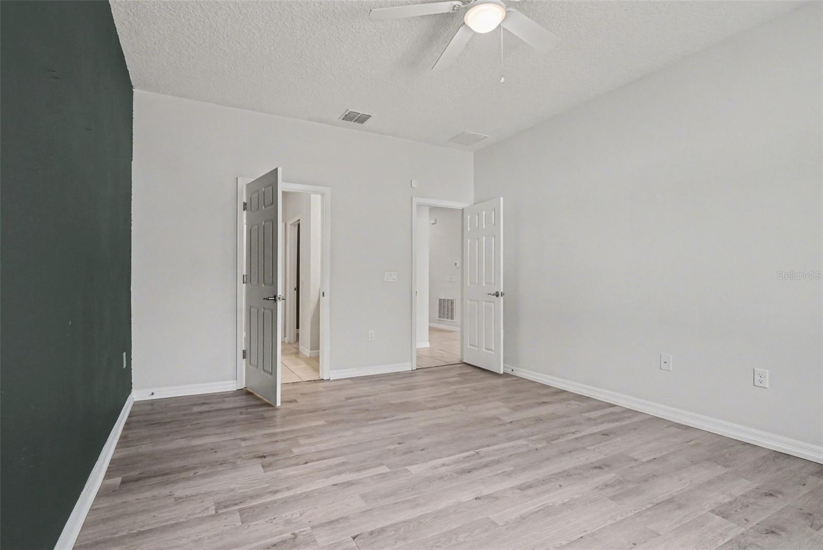 Image 21 of 32 For 2735 Rowan Street