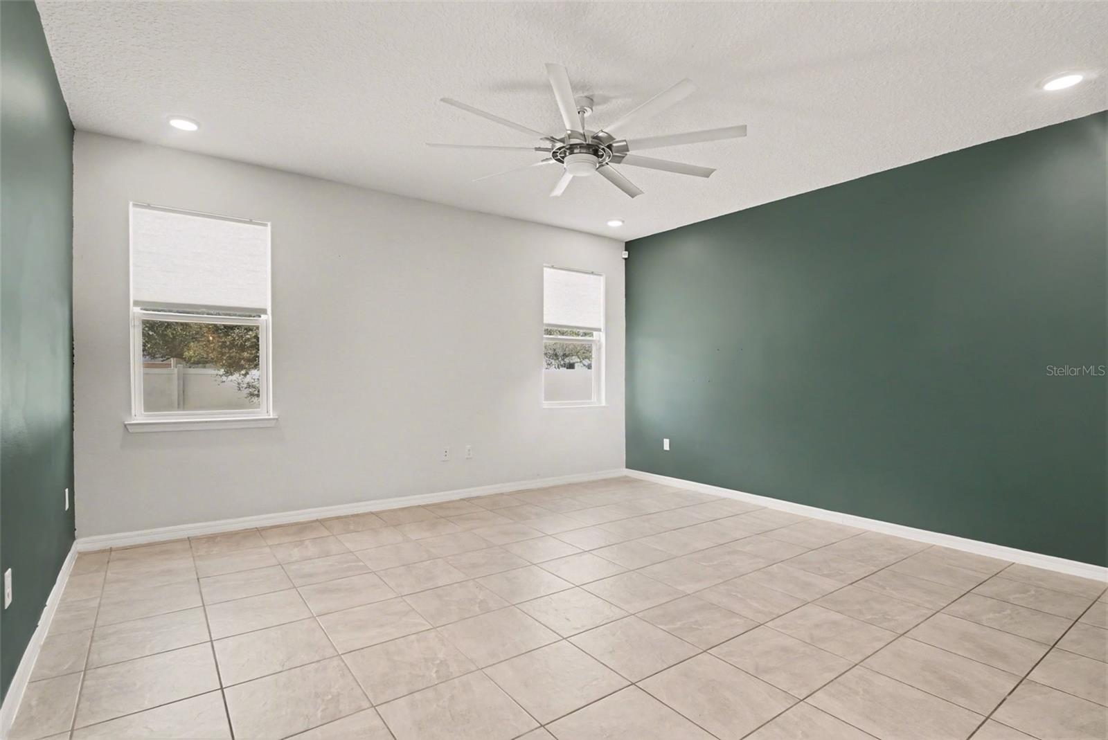 Image 4 of 32 For 2735 Rowan Street