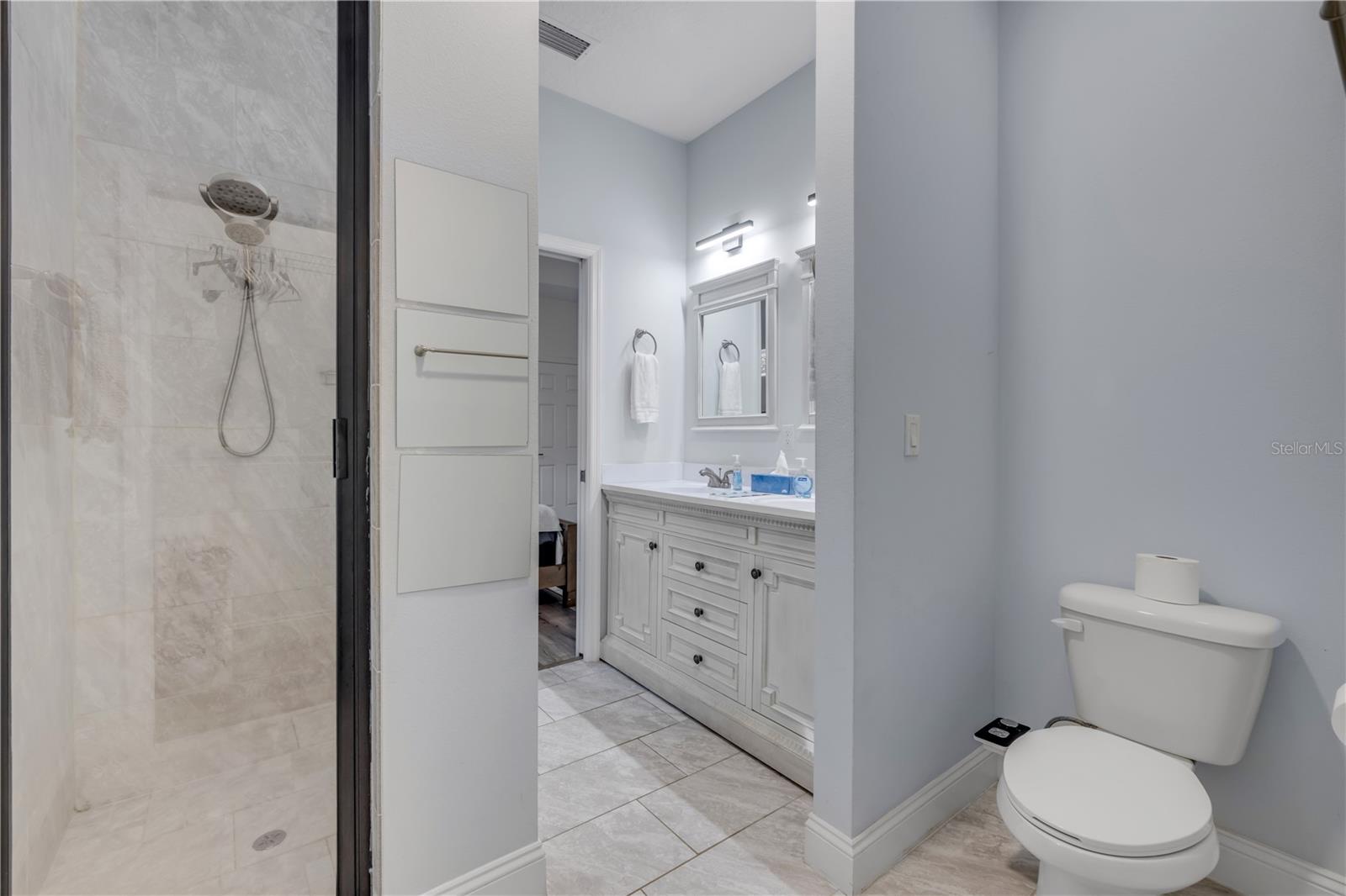 Image 12 of 22 For 14 Seminole Avenue