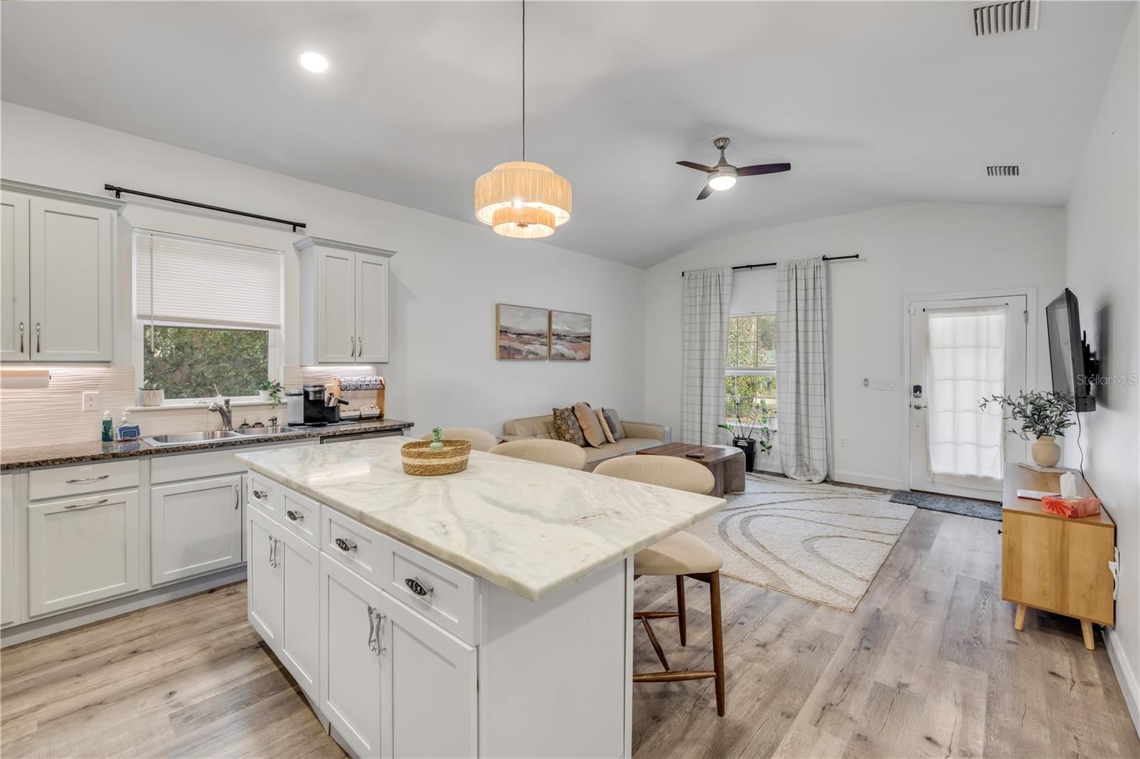 Image 7 of 22 For 14 Seminole Avenue