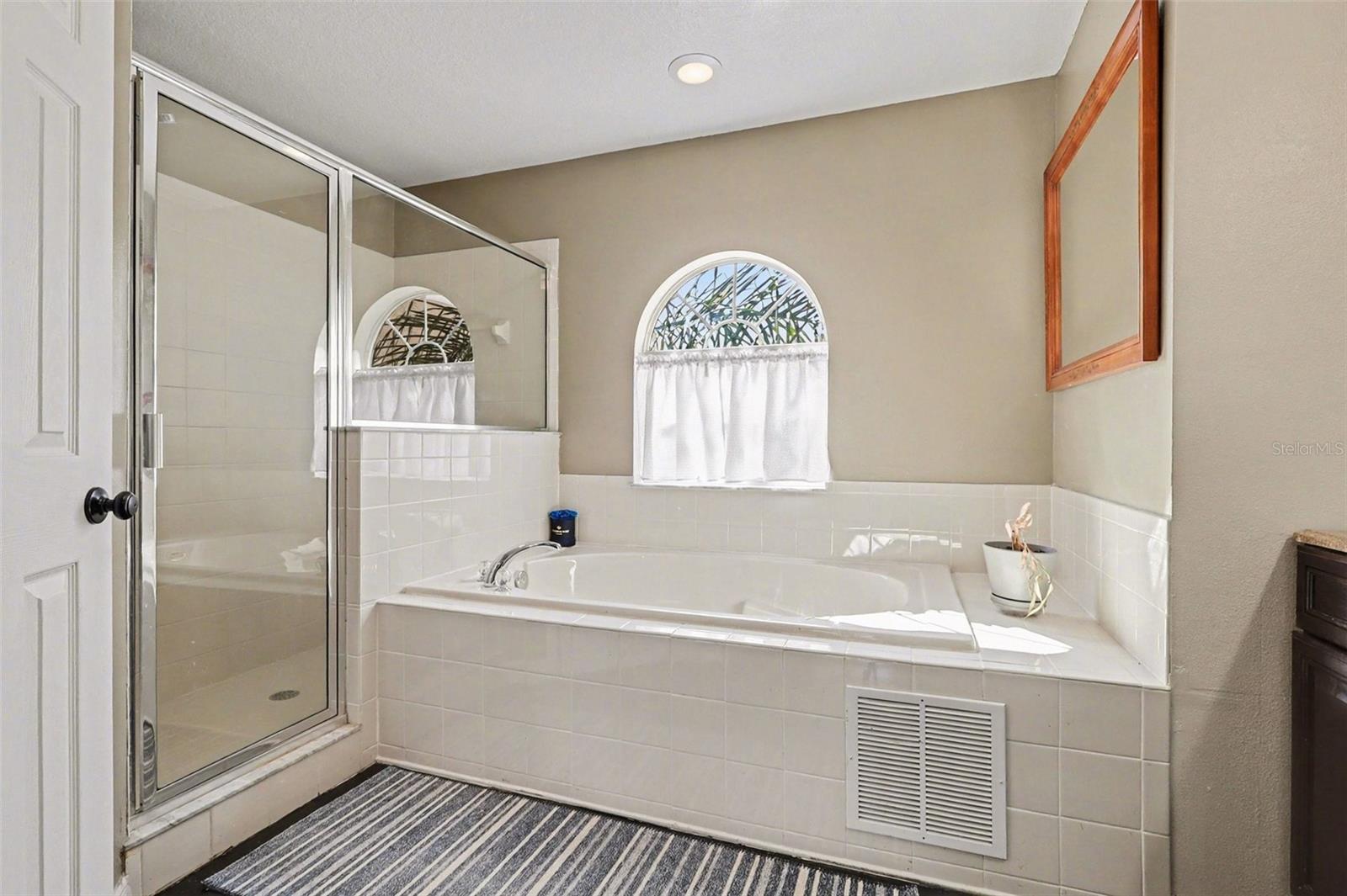 Image 21 of 28 For 548 Big Sioux Court