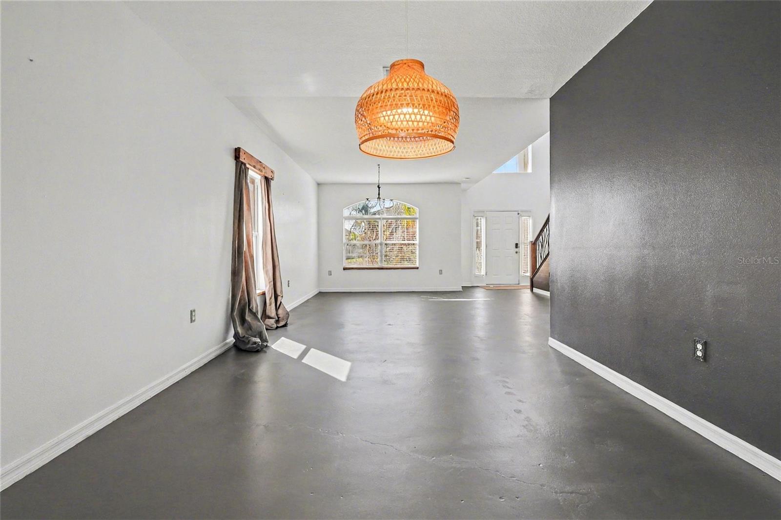 Image 5 of 28 For 548 Big Sioux Court