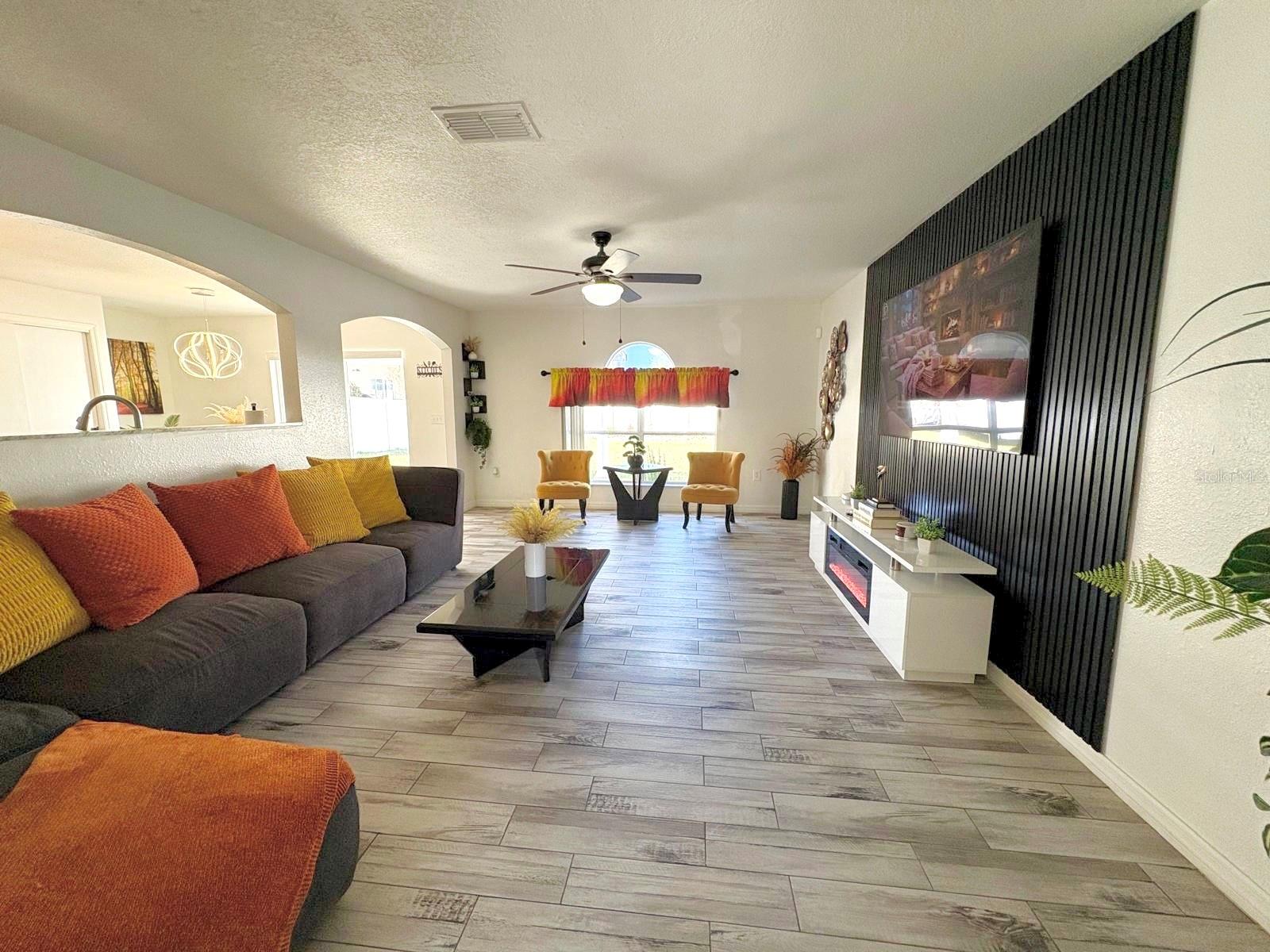 Image 15 of 56 For 3142 Whispering Trails Street