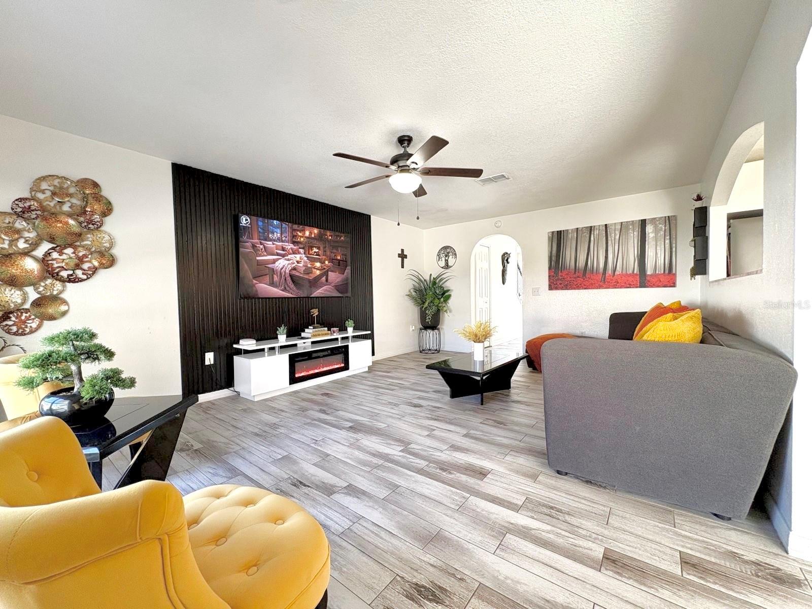 Image 17 of 56 For 3142 Whispering Trails Street