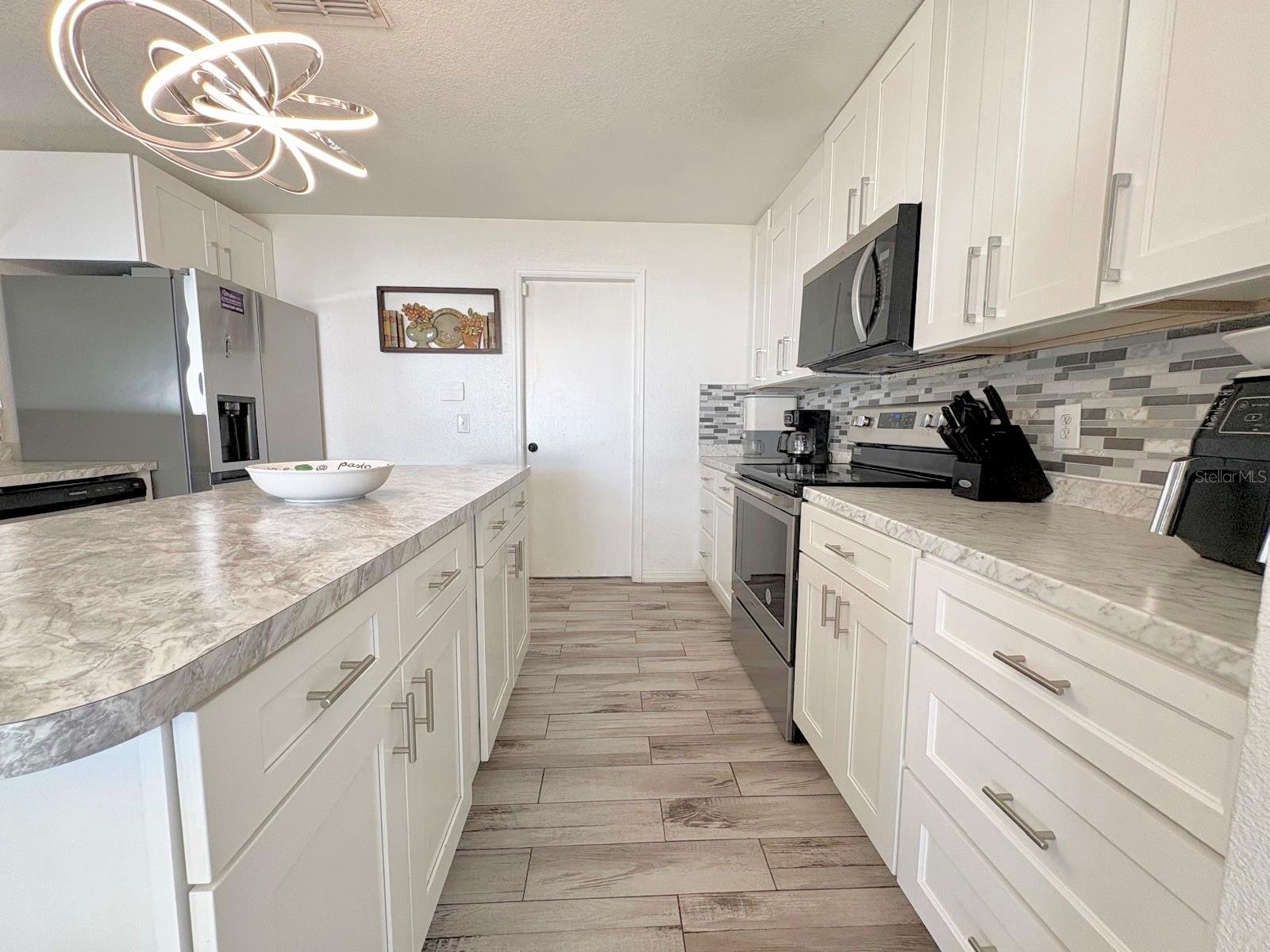 Image 24 of 56 For 3142 Whispering Trails Street