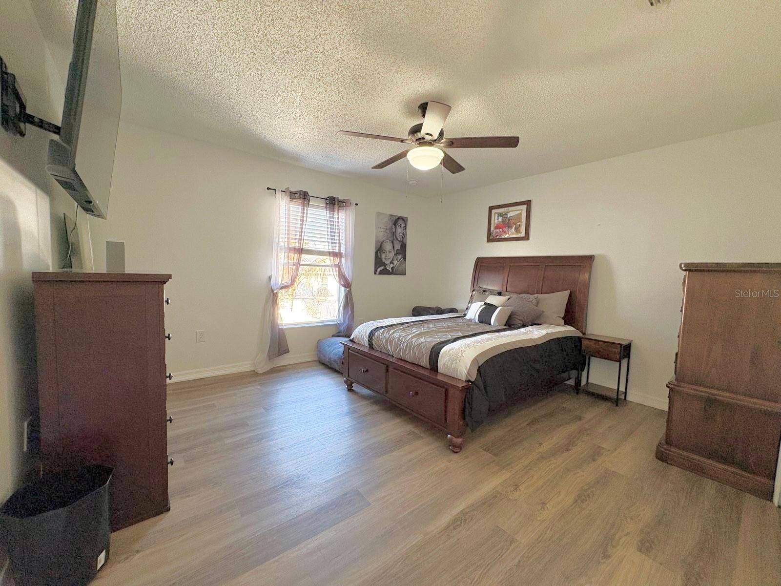 Image 33 of 56 For 3142 Whispering Trails Street