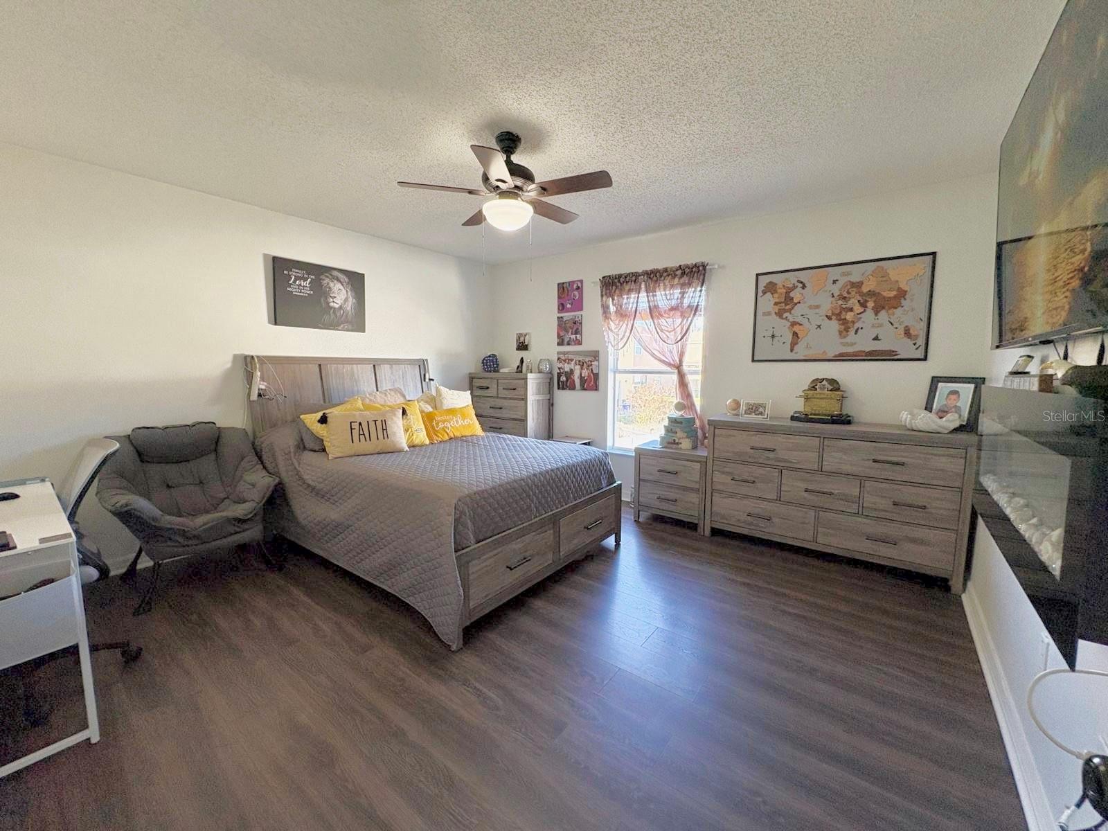 Image 35 of 56 For 3142 Whispering Trails Street