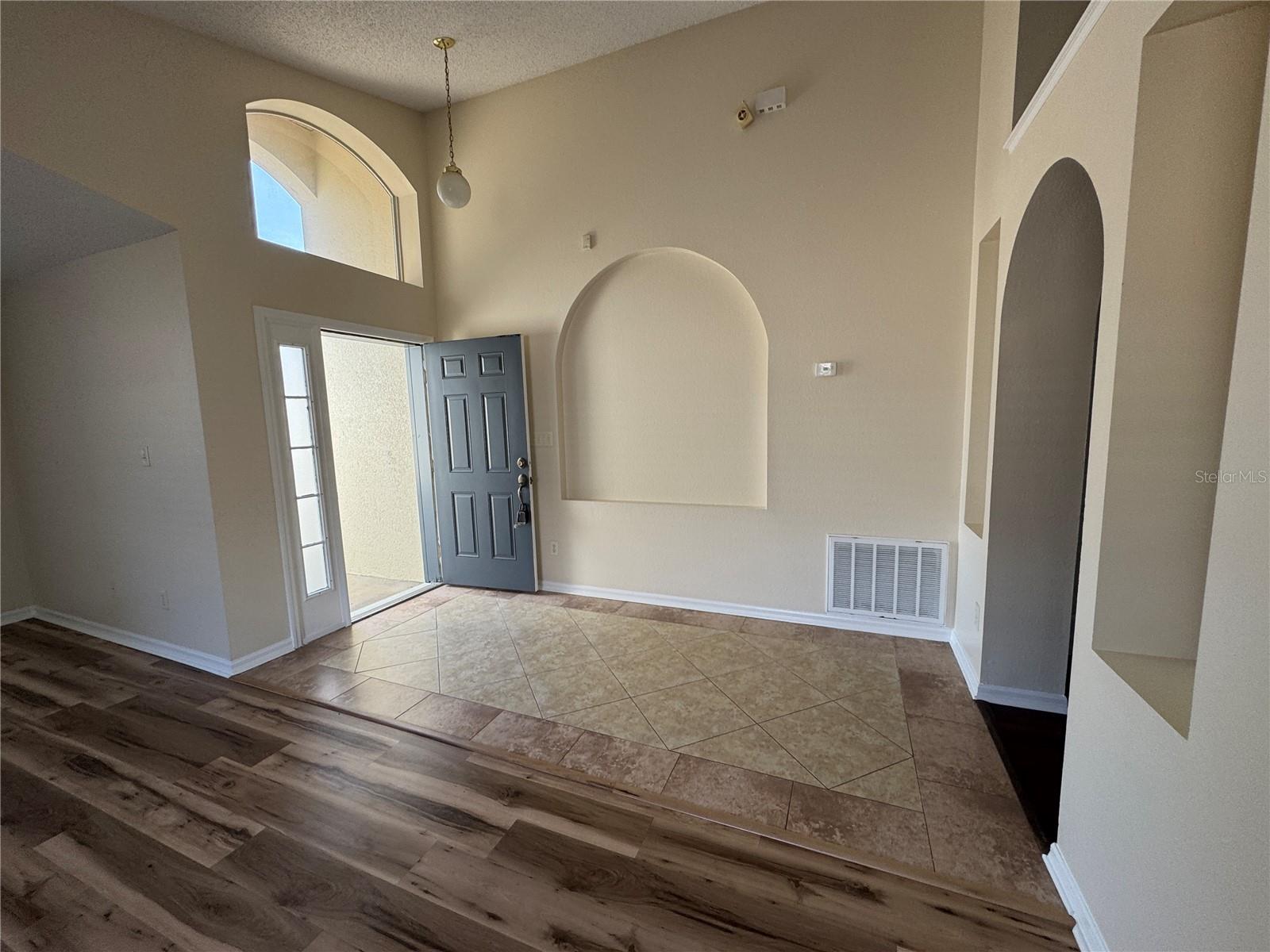 Image 3 of 13 For 4436 Middleburg Court