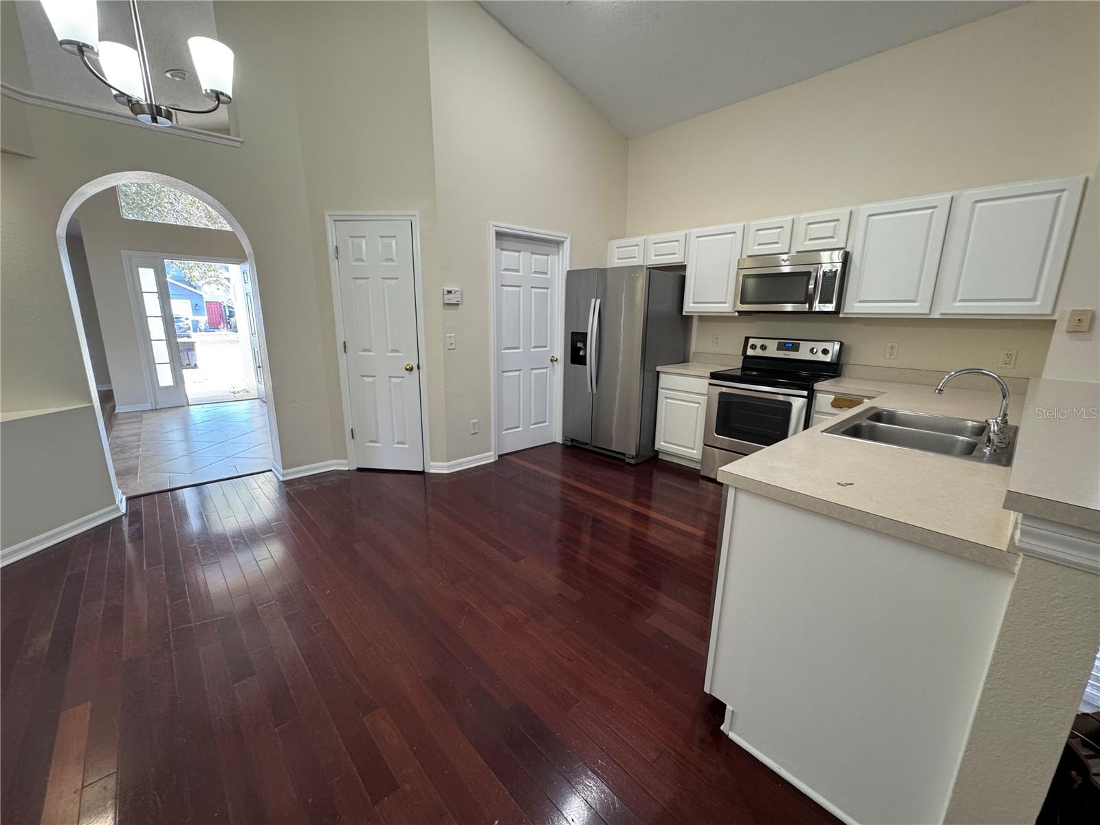 Image 4 of 13 For 4436 Middleburg Court