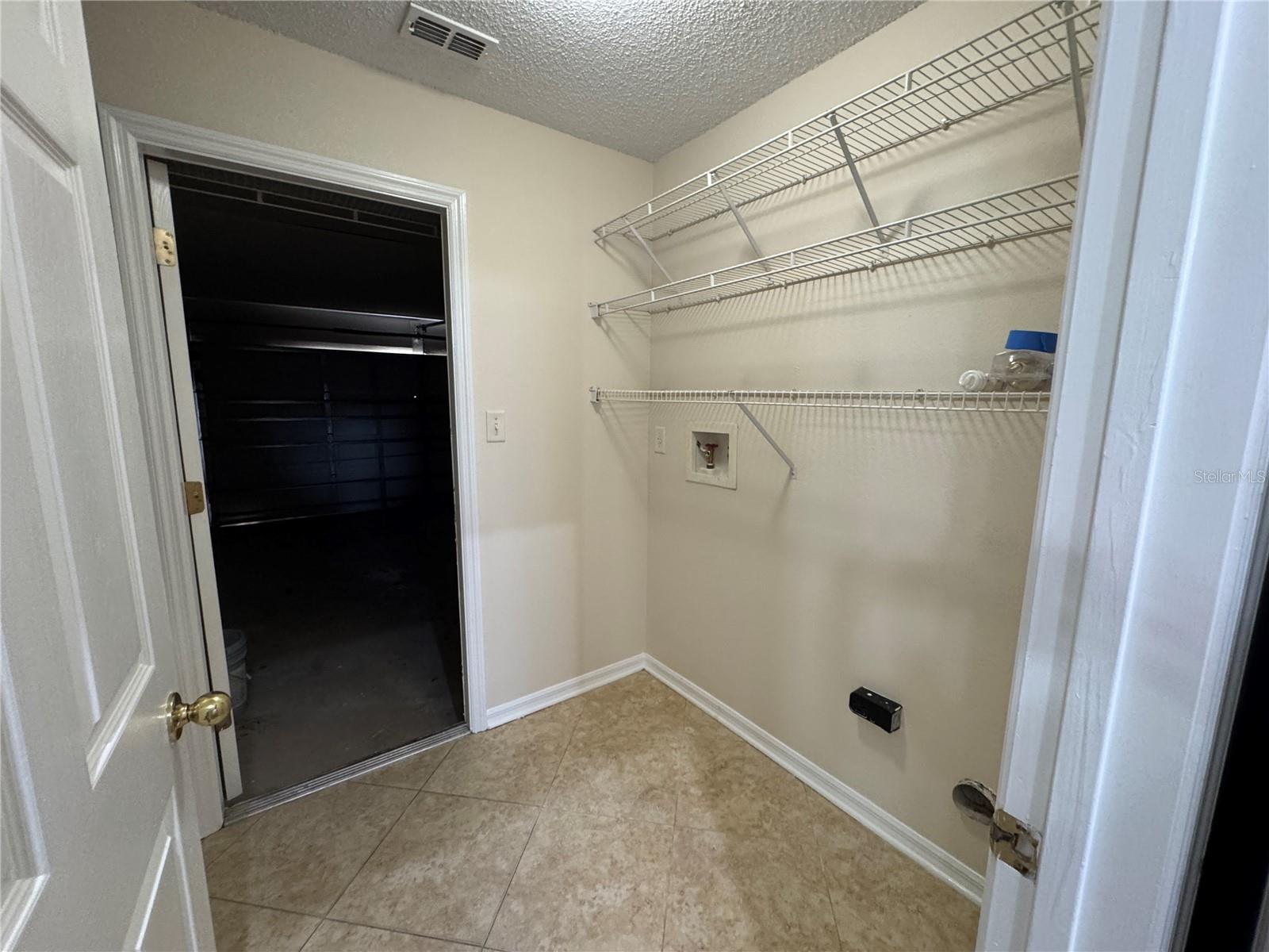 Image 5 of 13 For 4436 Middleburg Court