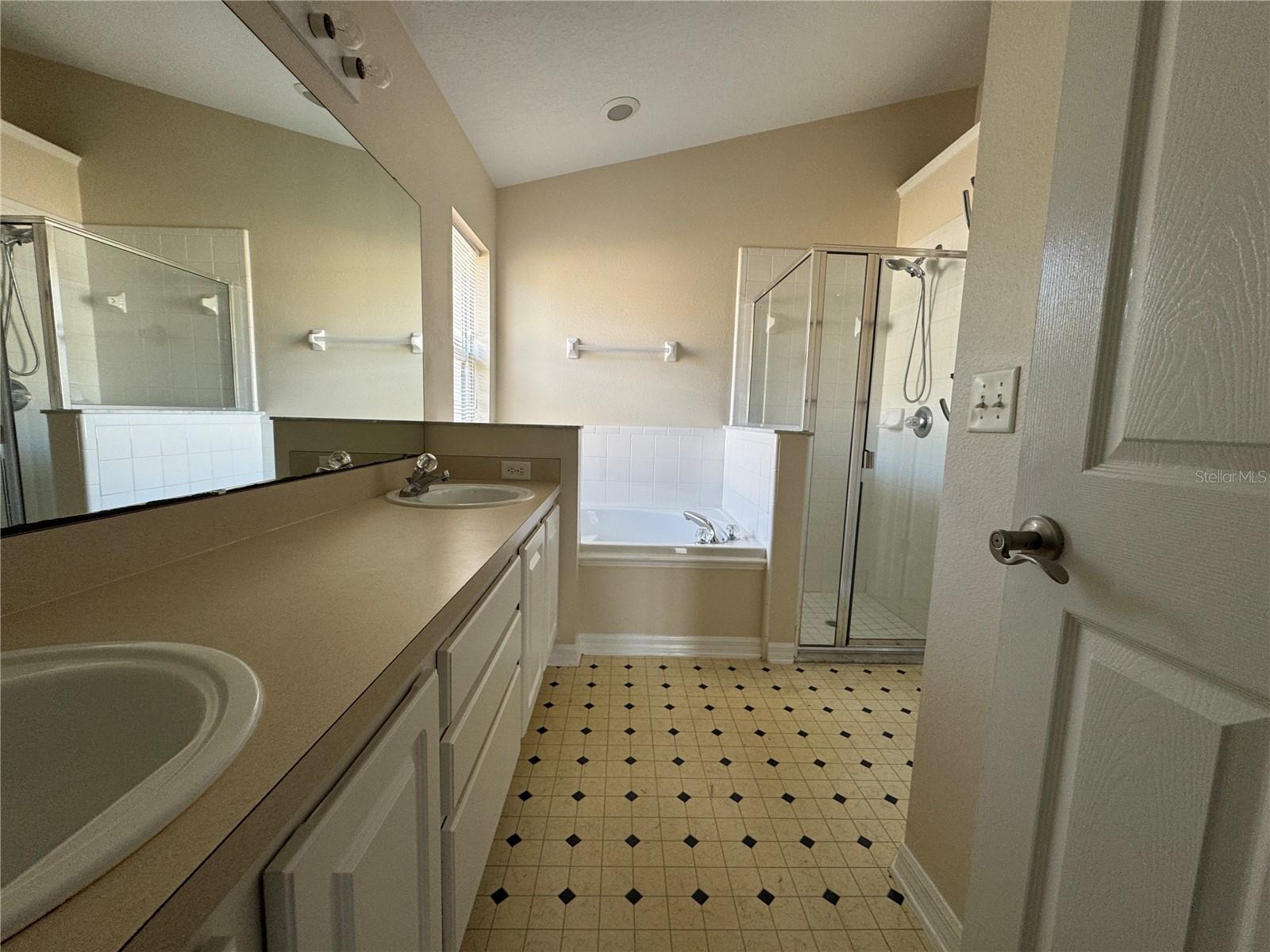 Image 7 of 13 For 4436 Middleburg Court