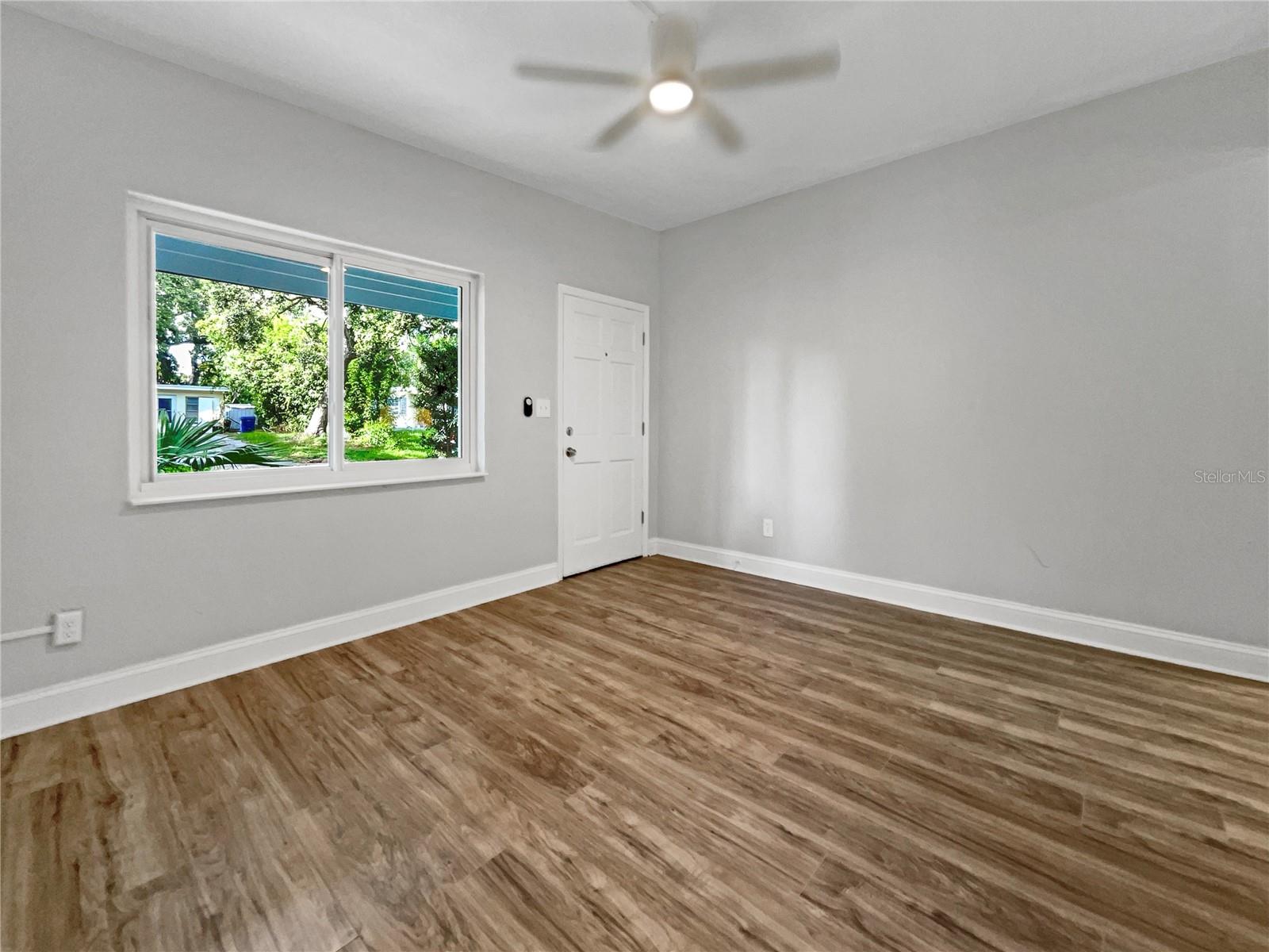 Image 4 of 23 For 10512 51st Terrace N