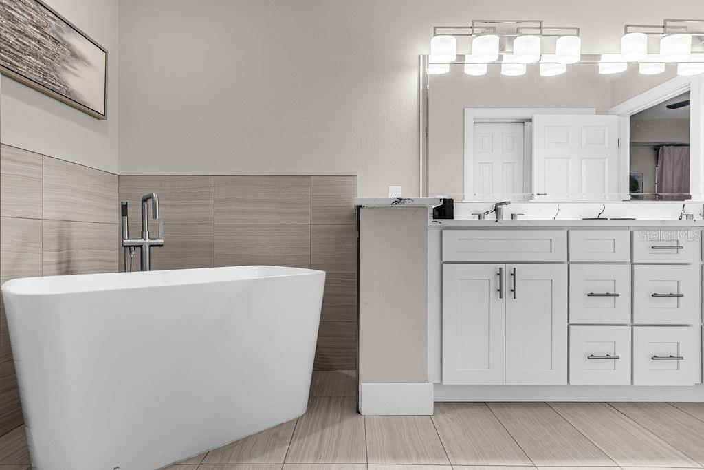 Image 18 of 23 For 8762 Worldquest Boulevard 6102