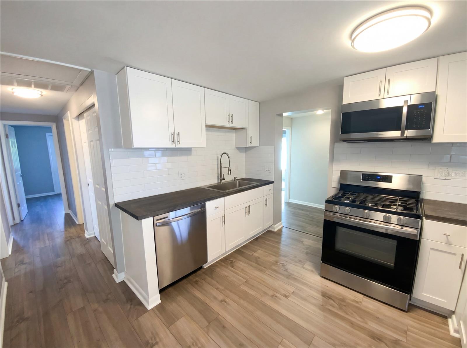 Image 14 of 29 For 8632 94th Street