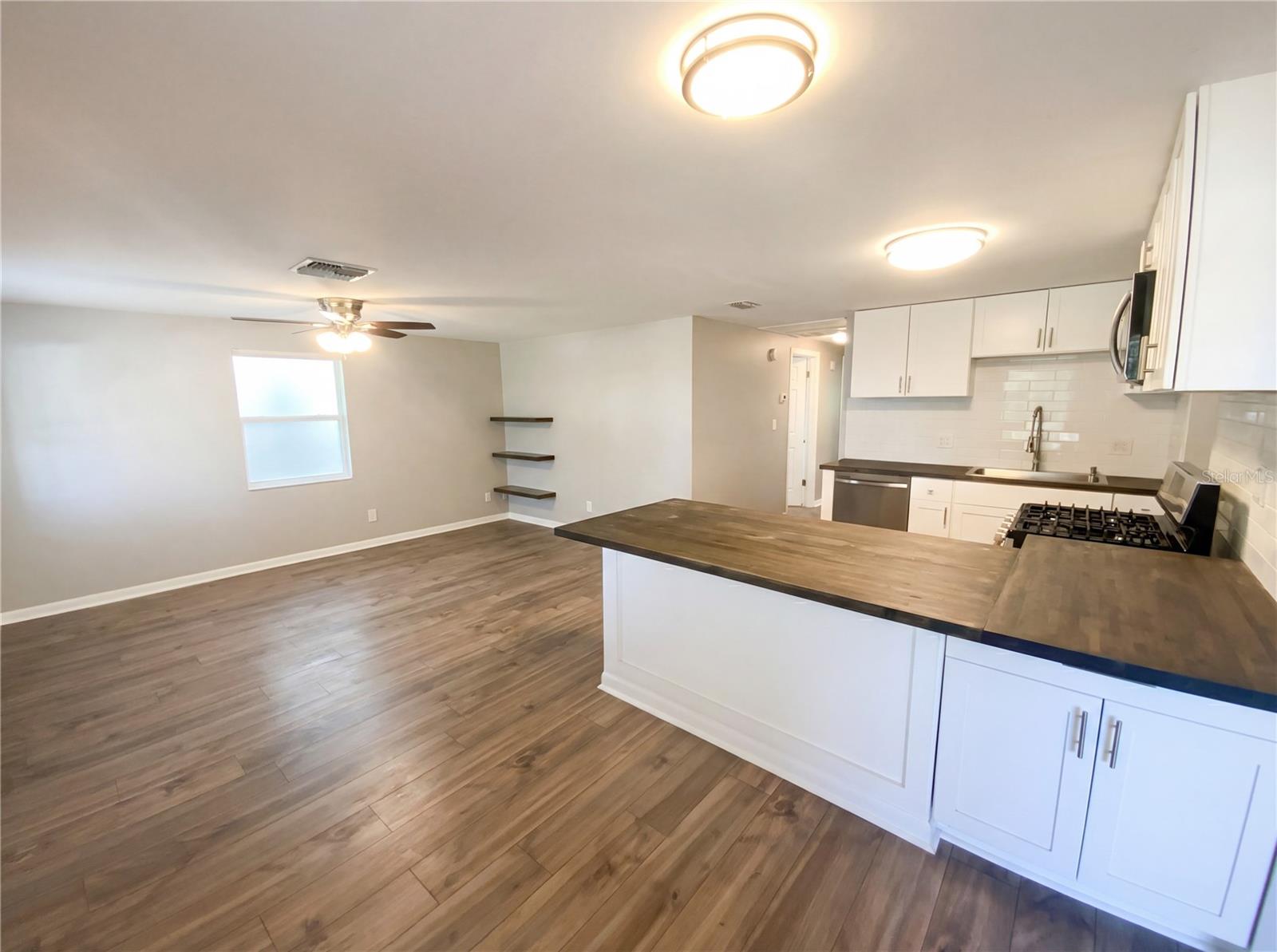 Image 7 of 29 For 8632 94th Street