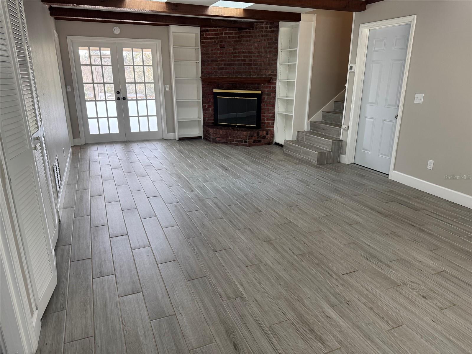 Image 20 of 60 For 1652 Palm Hill Drive