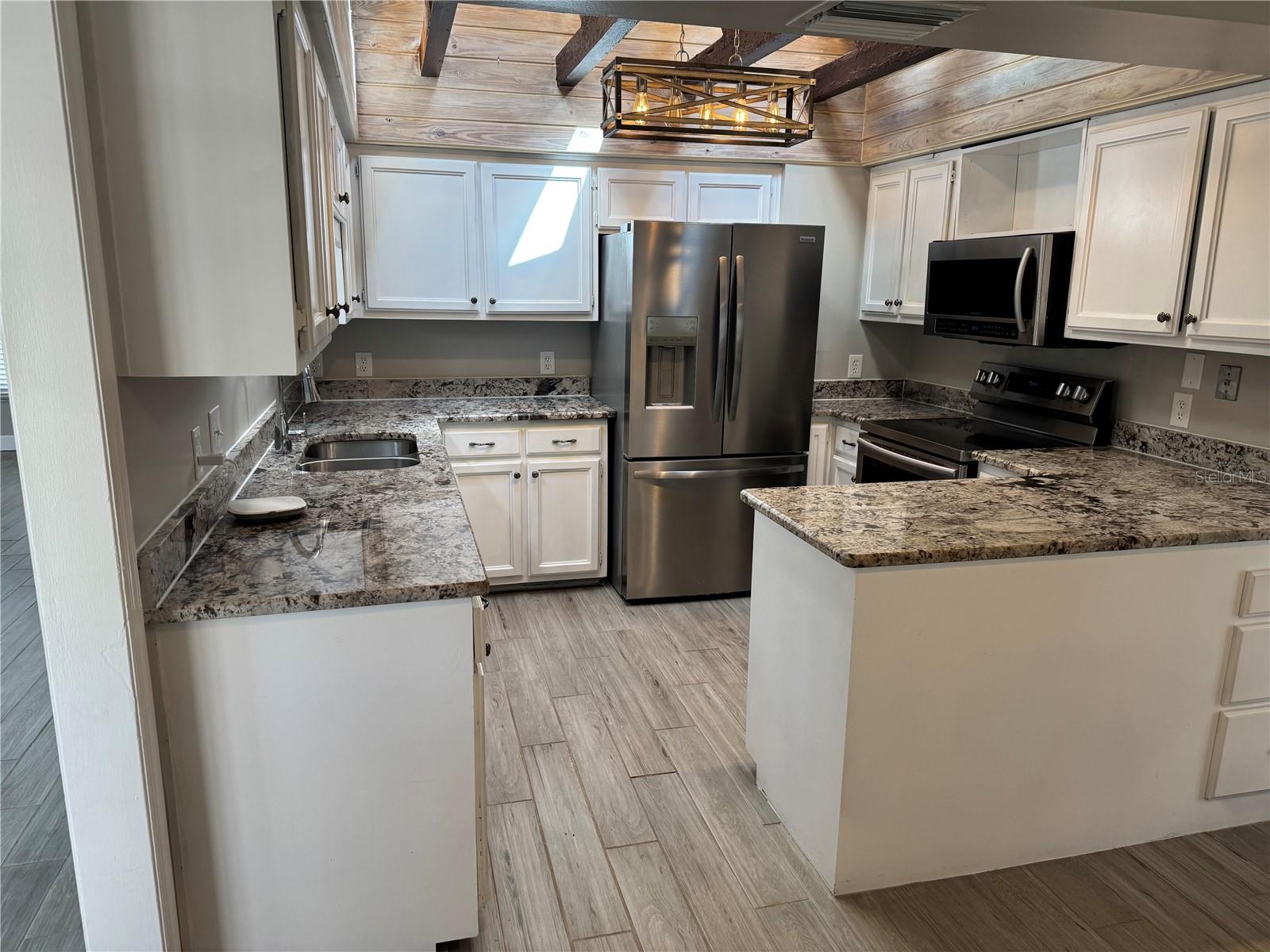 Image 23 of 60 For 1652 Palm Hill Drive