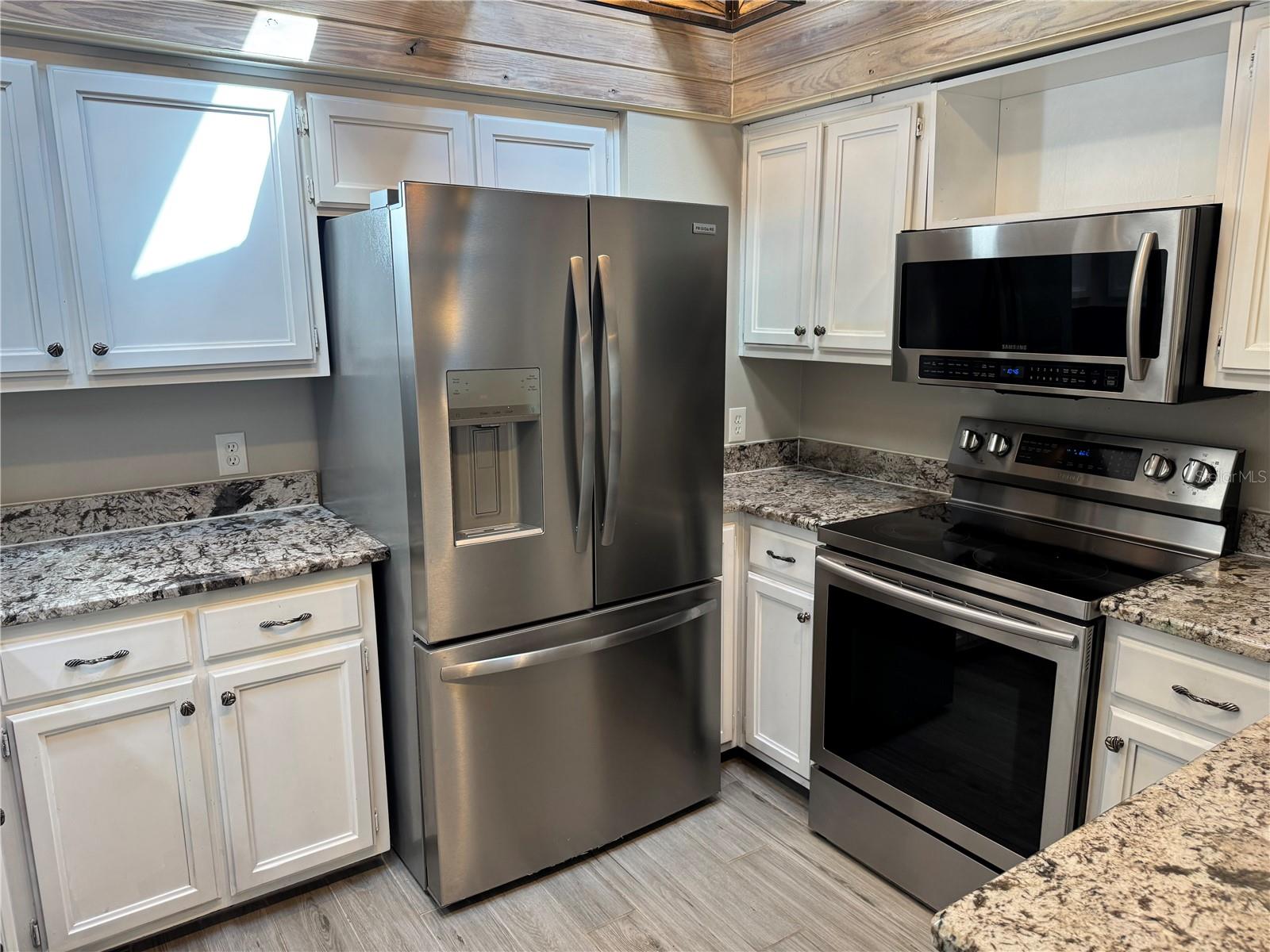 Image 25 of 60 For 1652 Palm Hill Drive